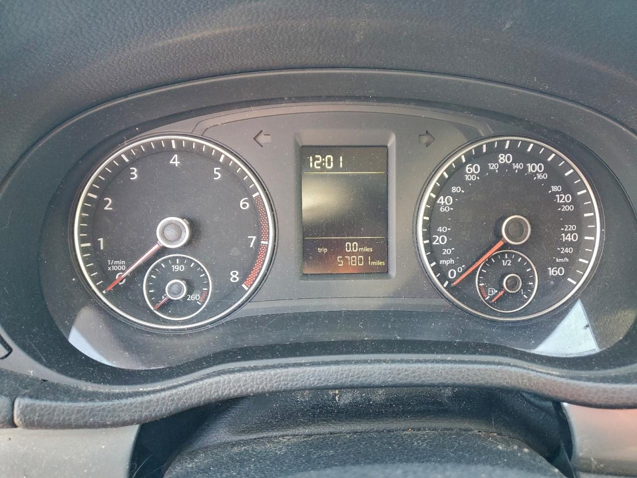 2014 Volkswagen Passat S Серебряный vin: 1VWAT7A35EC111689