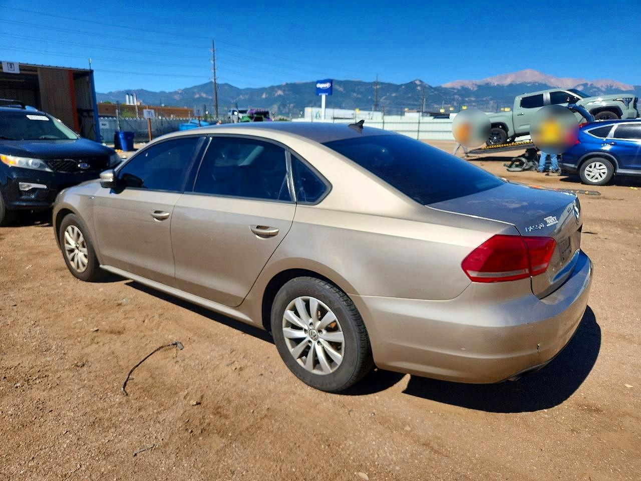 2015 Volkswagen Passat S Gold vin: 1VWAT7A35FC015448