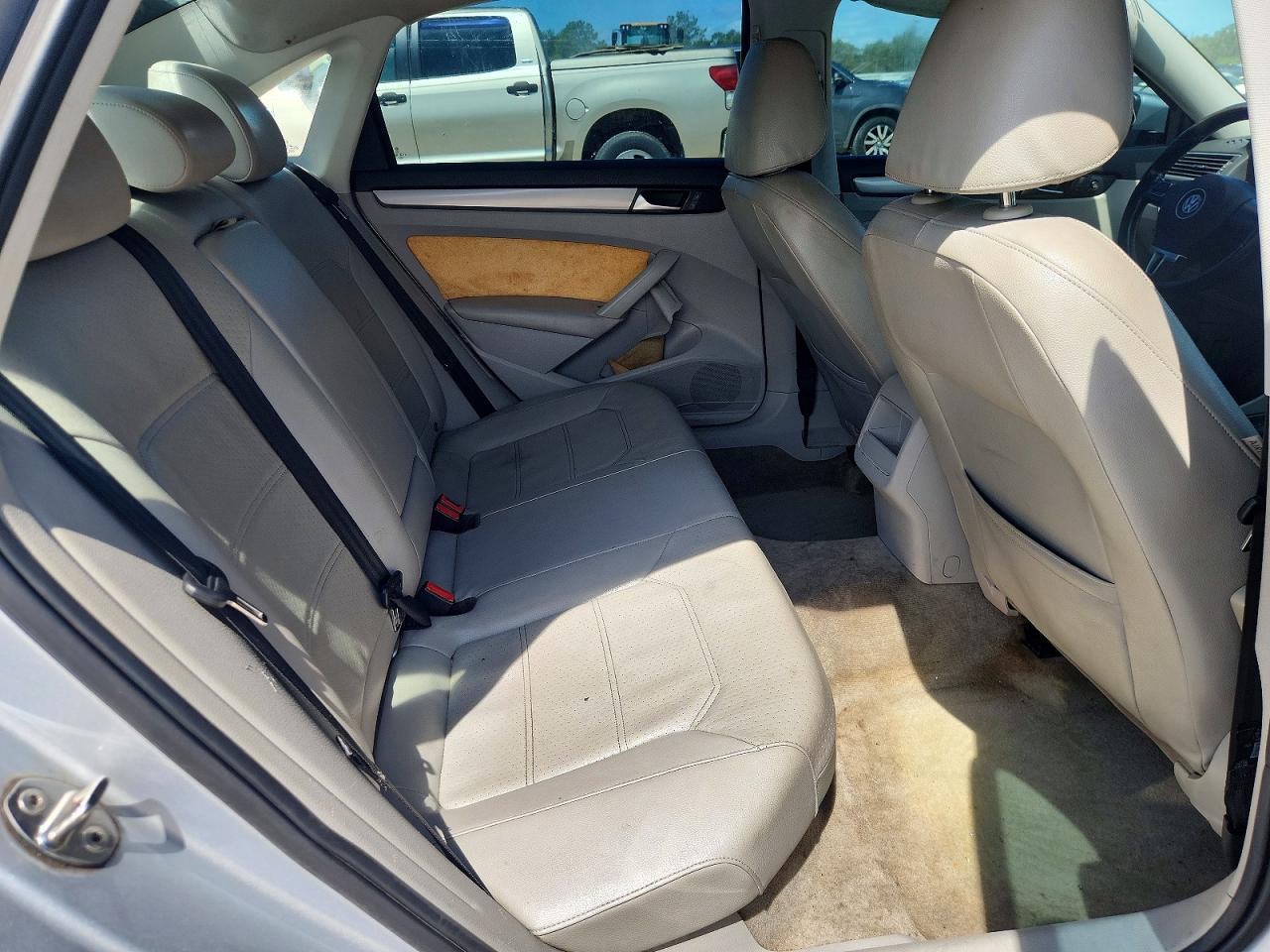 2015 Volkswagen Passat S Silver vin: 1VWAT7A35FC040480