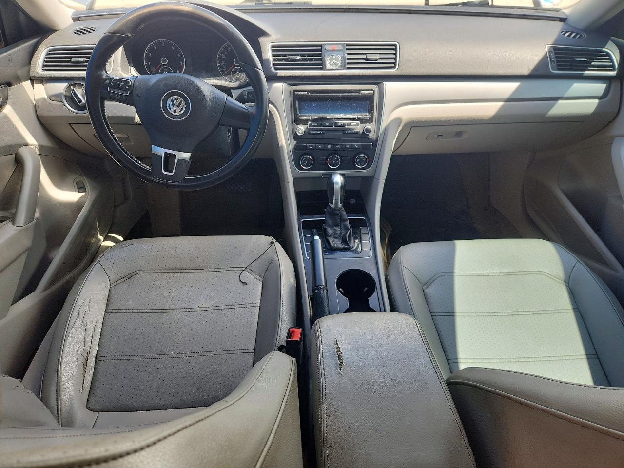 2015 Volkswagen Passat S Silver vin: 1VWAT7A35FC040480