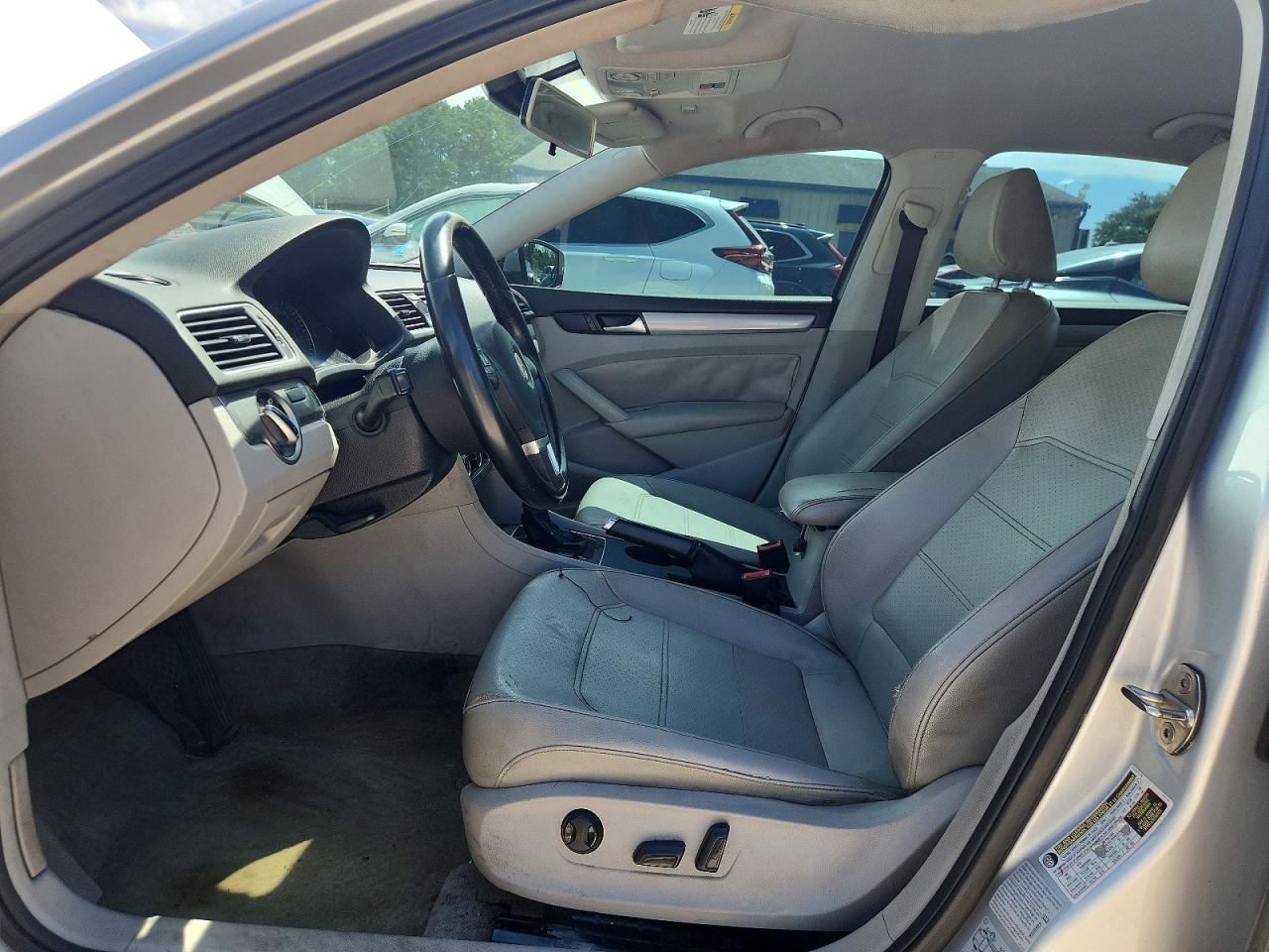 2015 Volkswagen Passat S Silver vin: 1VWAT7A35FC040480