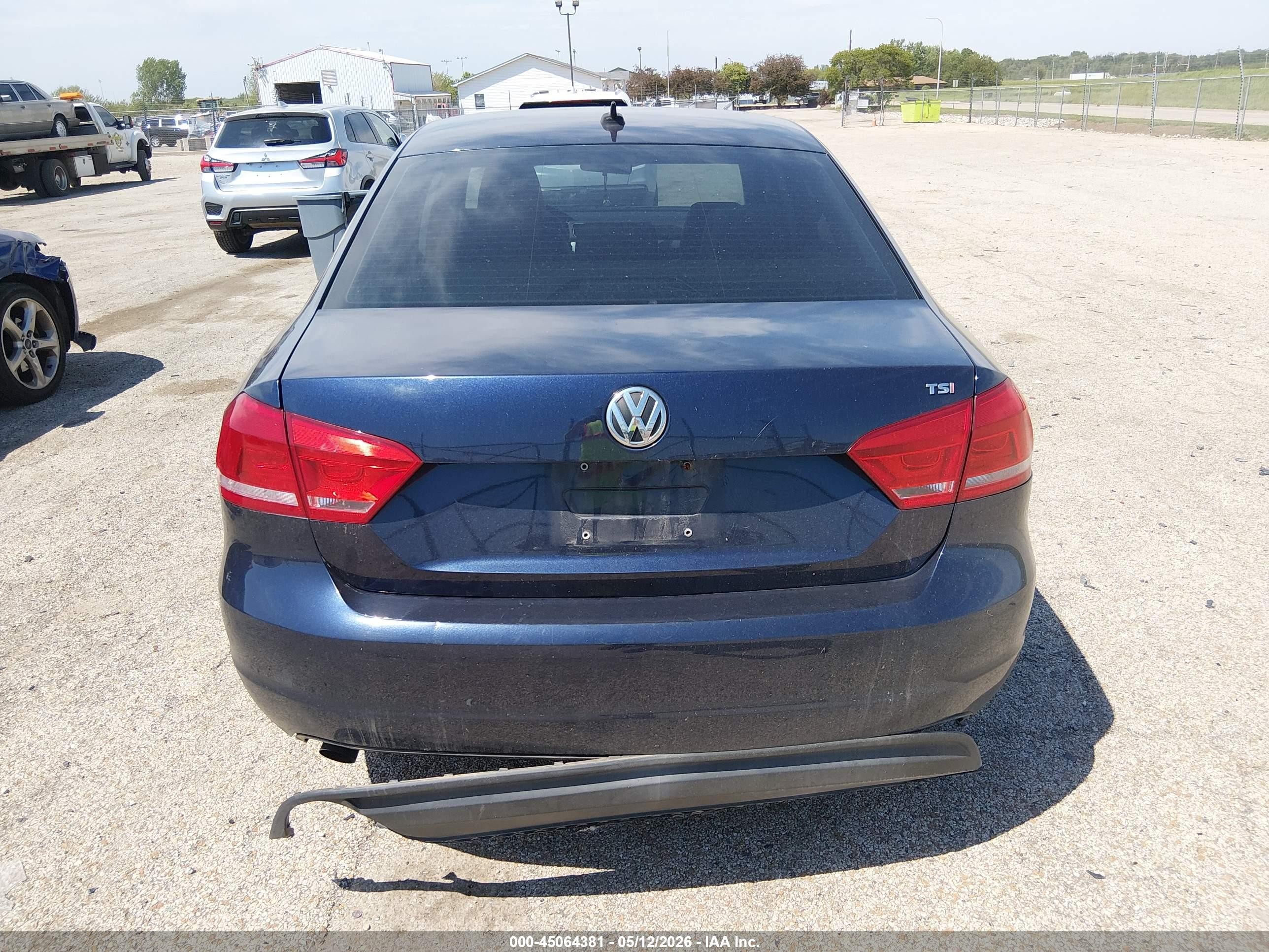 2015 Volkswagen Passat 1.8t Wolfsburg Edition Dark Blue vin: 1VWAT7A35FC051642