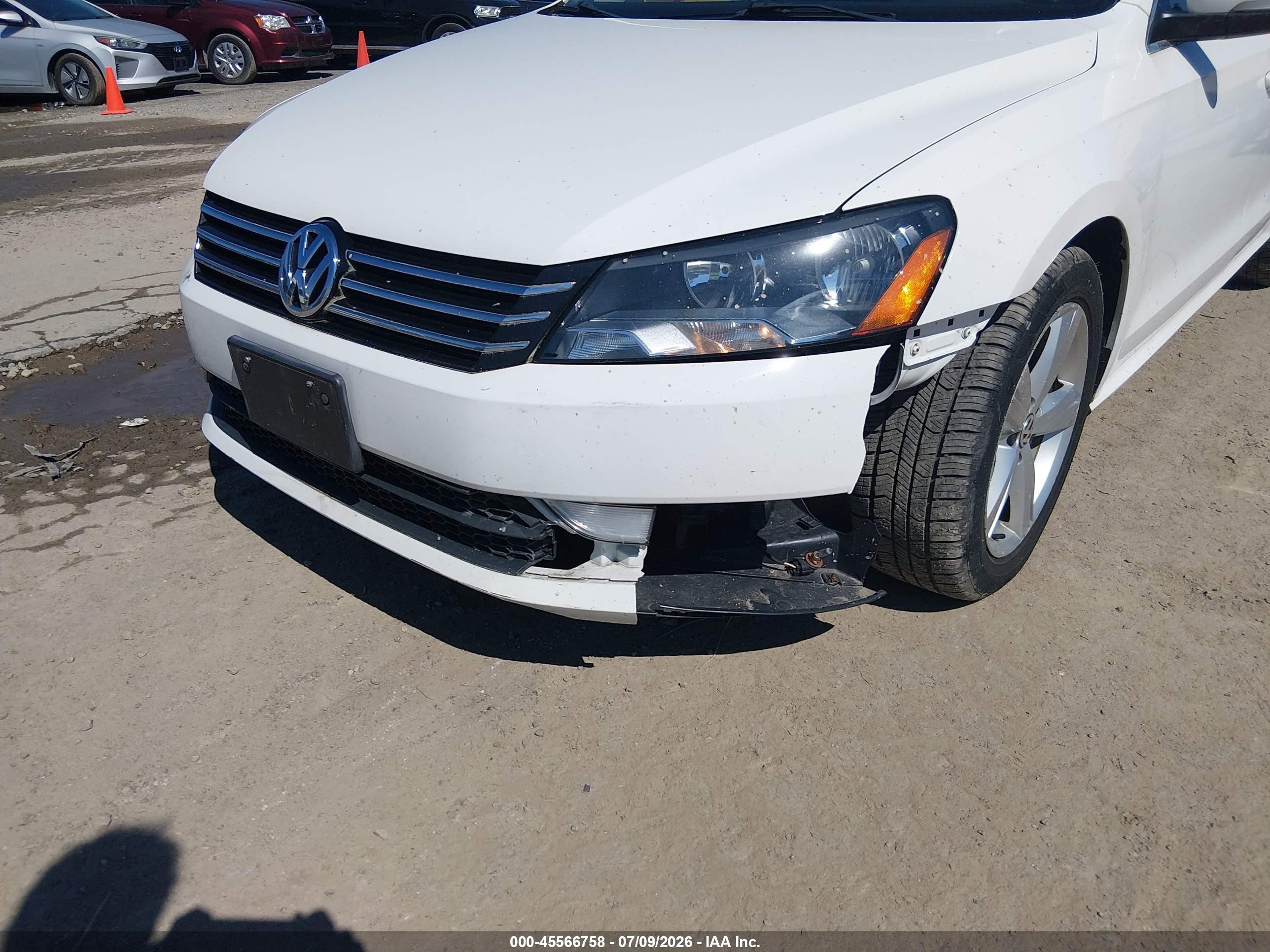 2015 Volkswagen Passat 1.8t Limited Edition White vin: 1VWAT7A35FC081305