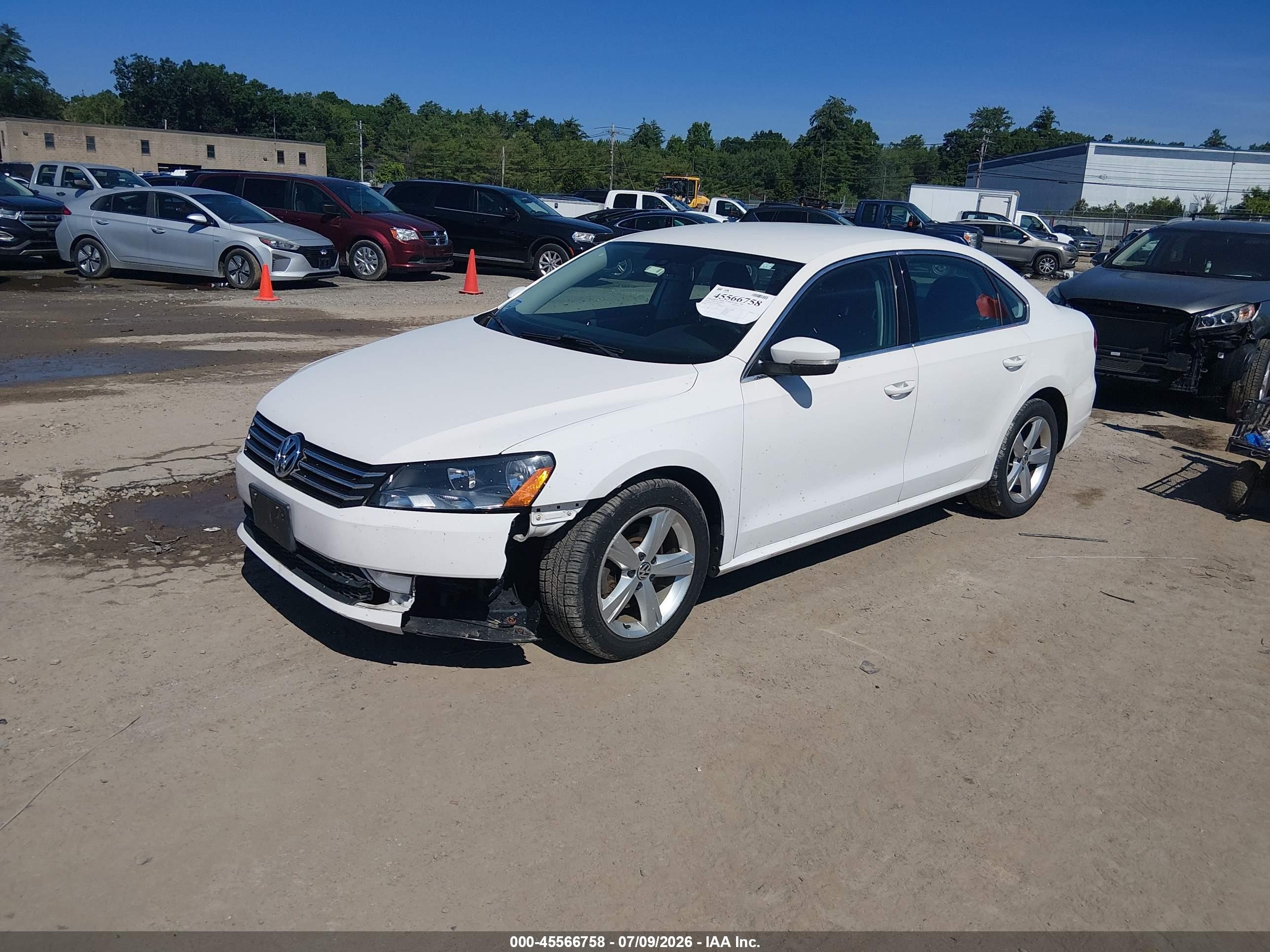 2015 Volkswagen Passat 1.8t Limited Edition White vin: 1VWAT7A35FC081305