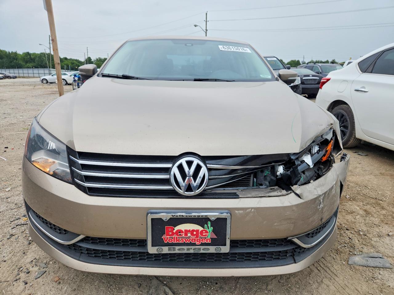 2015 Volkswagen Passat S Tan vin: 1VWAT7A35FC082809