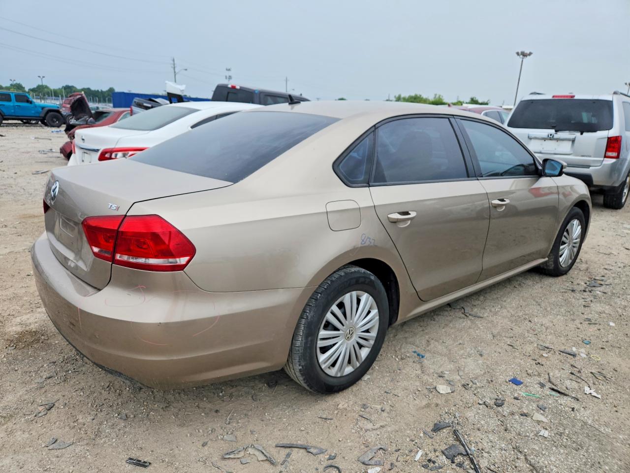 2015 Volkswagen Passat S Tan vin: 1VWAT7A35FC082809