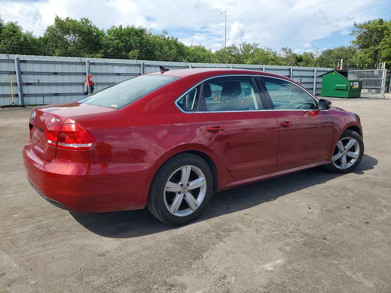 2015 Volkswagen Passat S Red vin: 1VWAT7A35FC094121