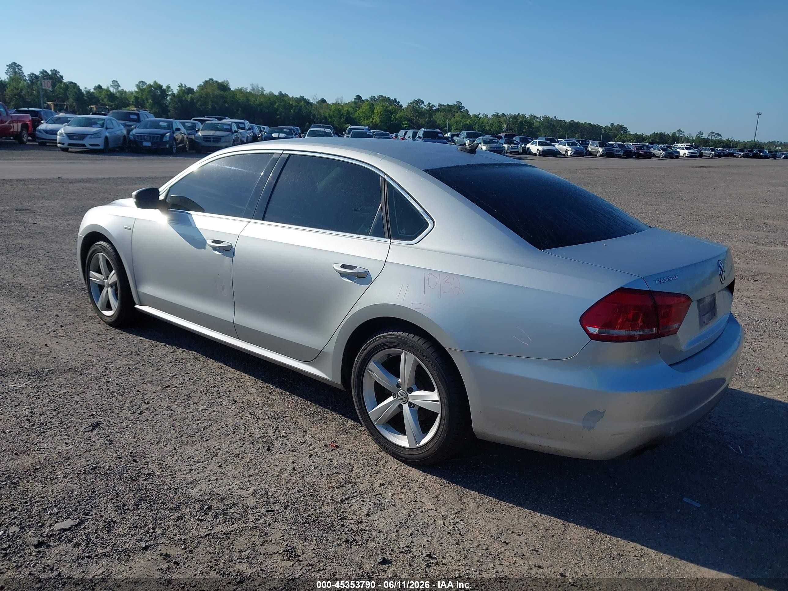 2015 Volkswagen Passat 1.8t Limited Edition Silver vin: 1VWAT7A35FC099173