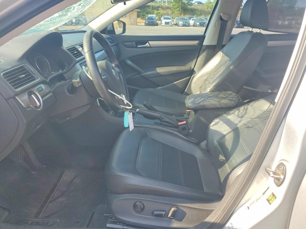 2015 Volkswagen Passat S Серебряный vin: 1VWAT7A35FC104792
