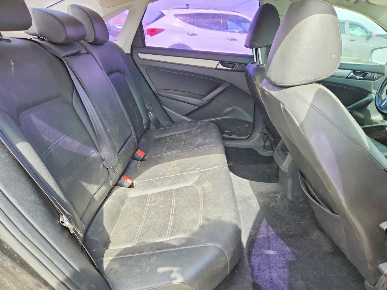 2014 Volkswagen Passat S Черный vin: 1VWAT7A36EC023122