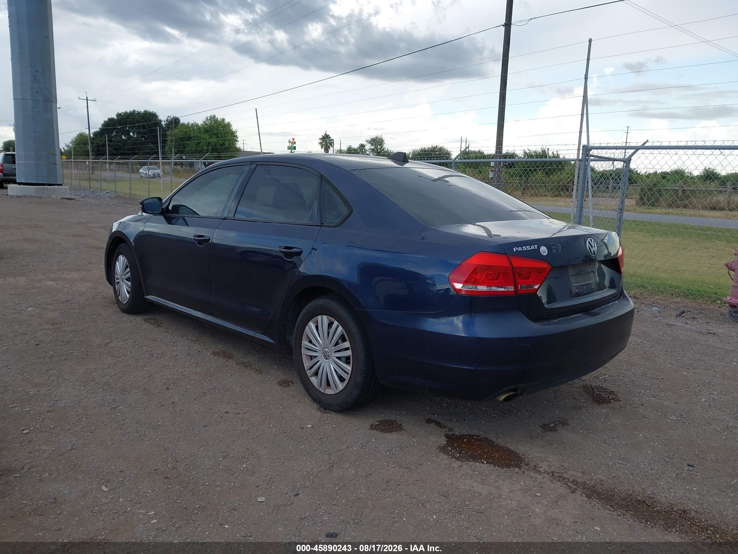 2014 Volkswagen Passat 1.8t S Blue vin: 1VWAT7A36EC035528