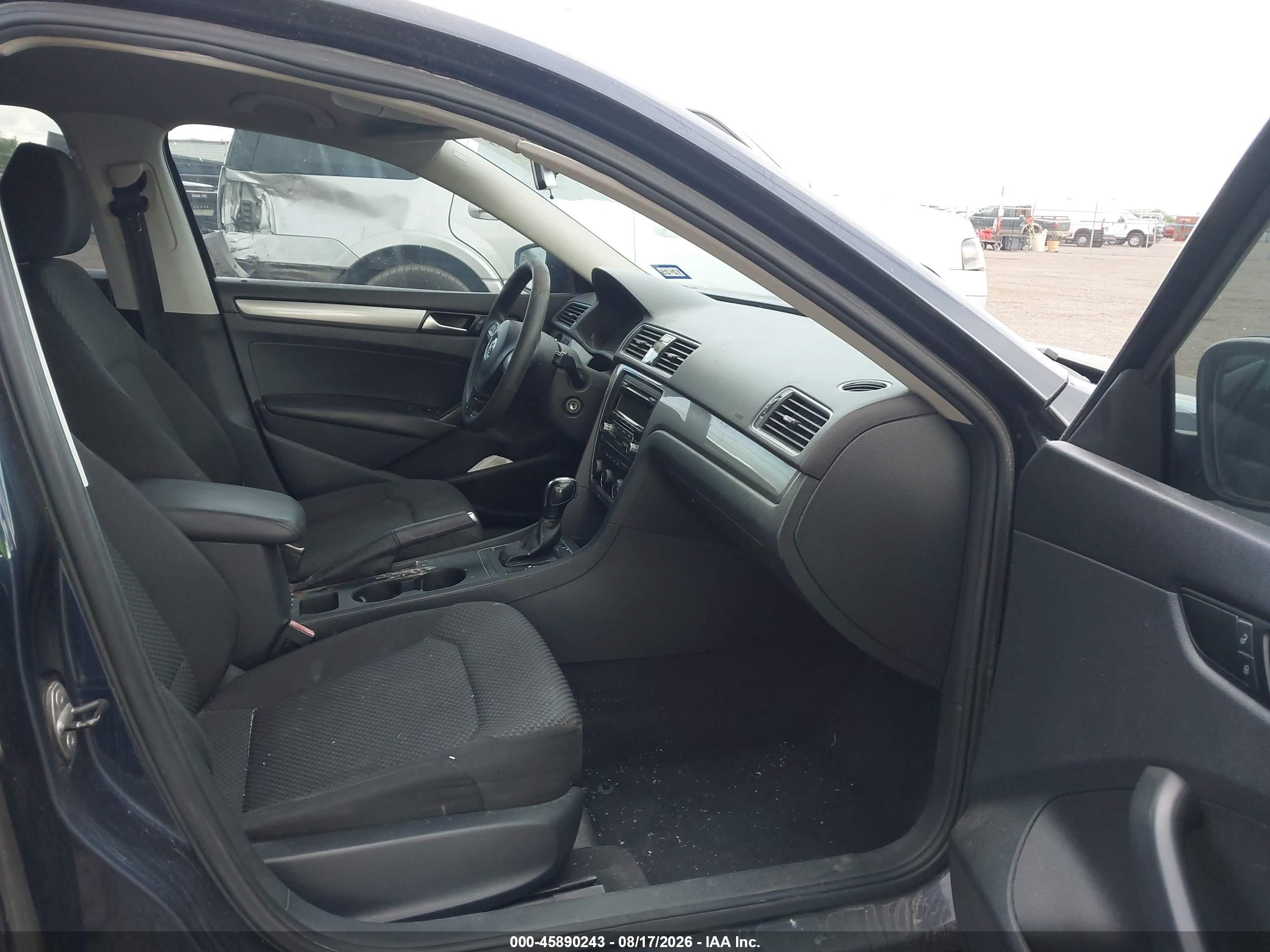 2014 Volkswagen Passat 1.8t S Blue vin: 1VWAT7A36EC035528
