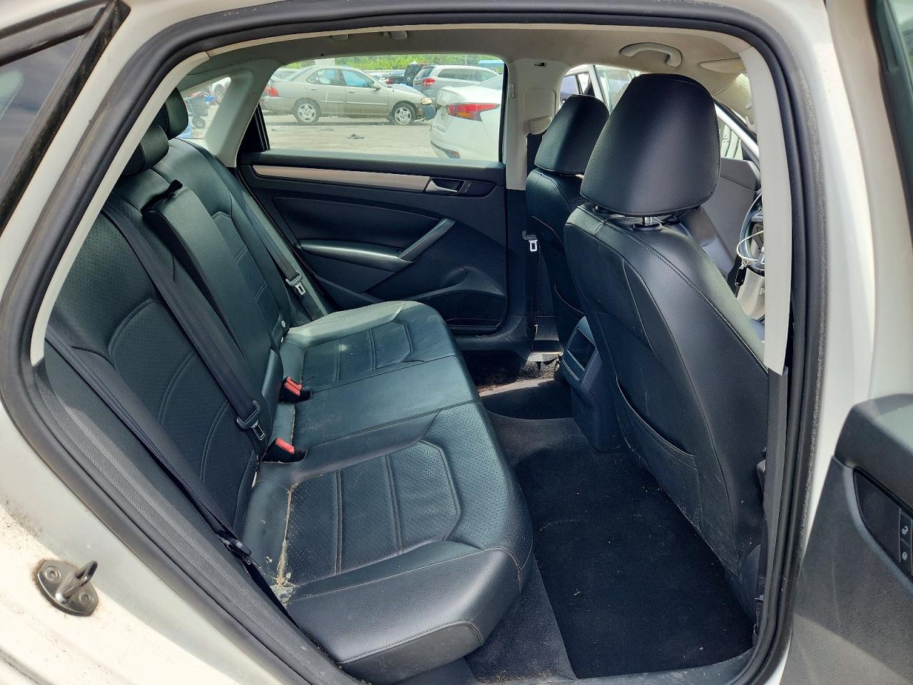 2014 Volkswagen Passat S White vin: 1VWAT7A36EC073986