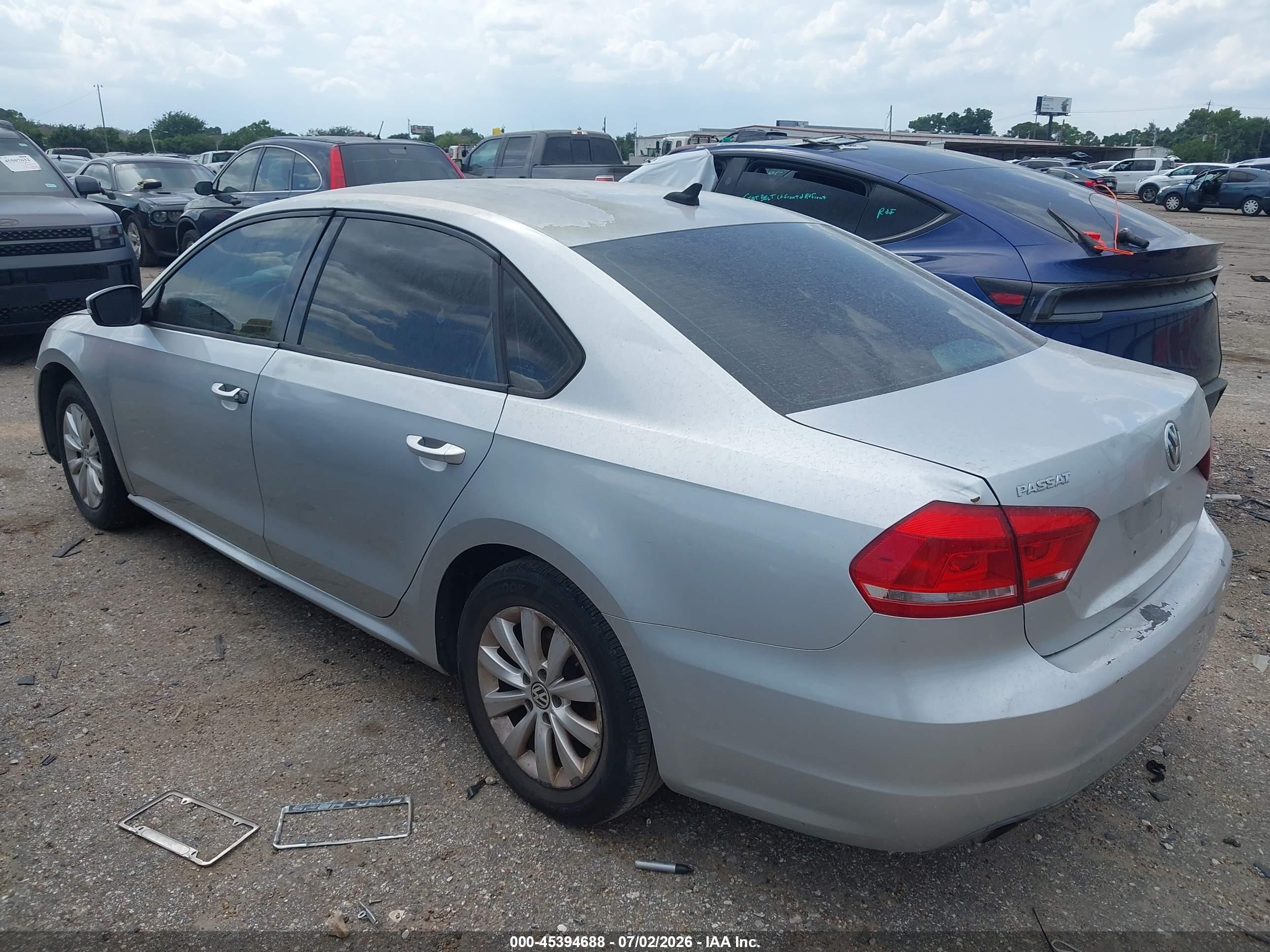 2014 Volkswagen Passat 1.8t Wolfsburg Edition Silver vin: 1VWAT7A36EC087077
