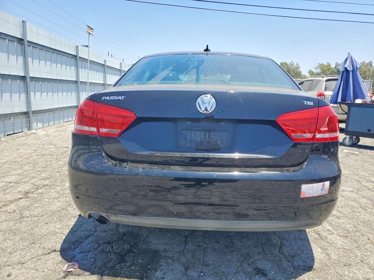 2014 Volkswagen Passat S Black vin: 1VWAT7A36EC095003