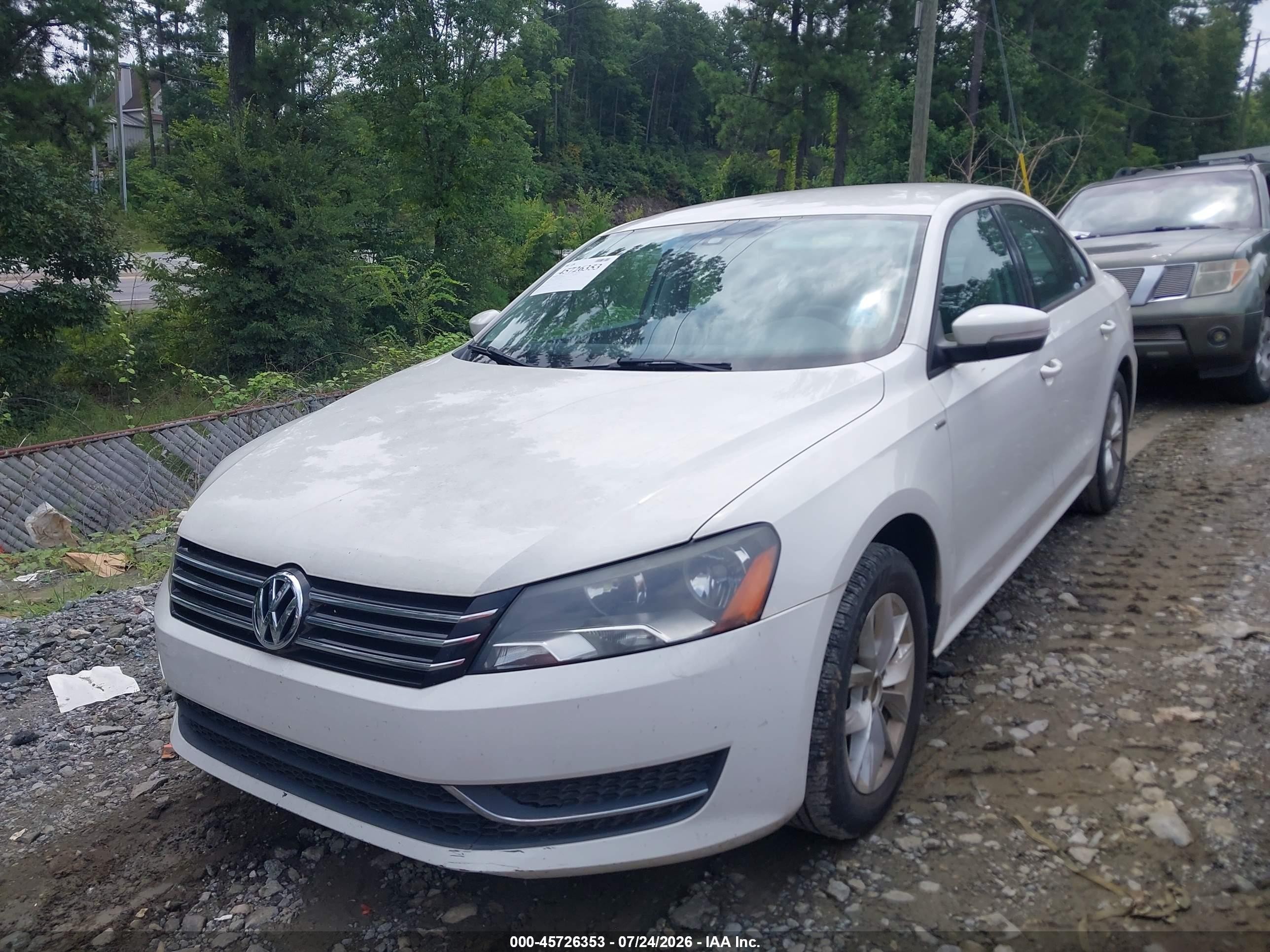 2015 Volkswagen Passat 1.8t Wolfsburg Edition White vin: 1VWAT7A36FC004085
