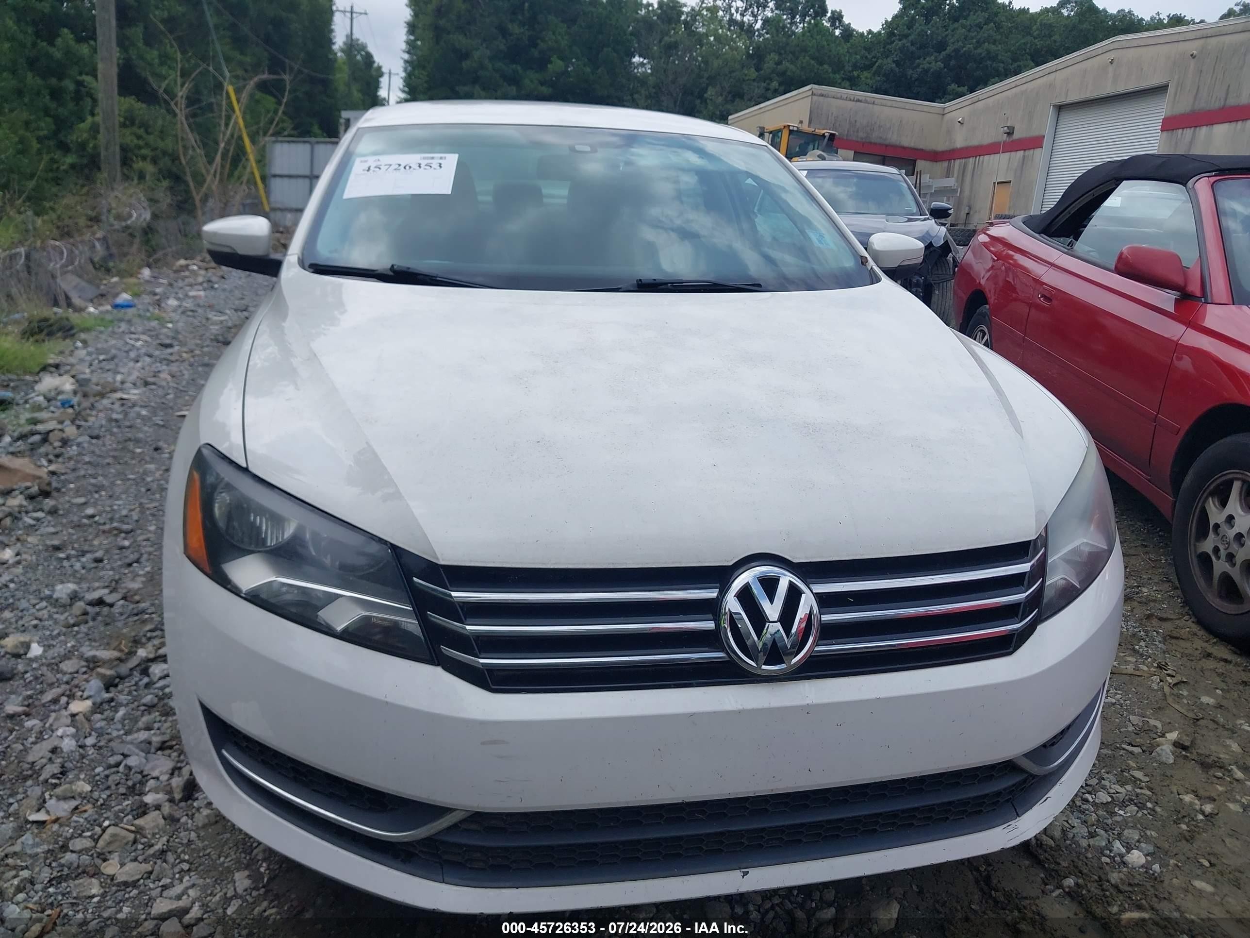 2015 Volkswagen Passat 1.8t Wolfsburg Edition White vin: 1VWAT7A36FC004085