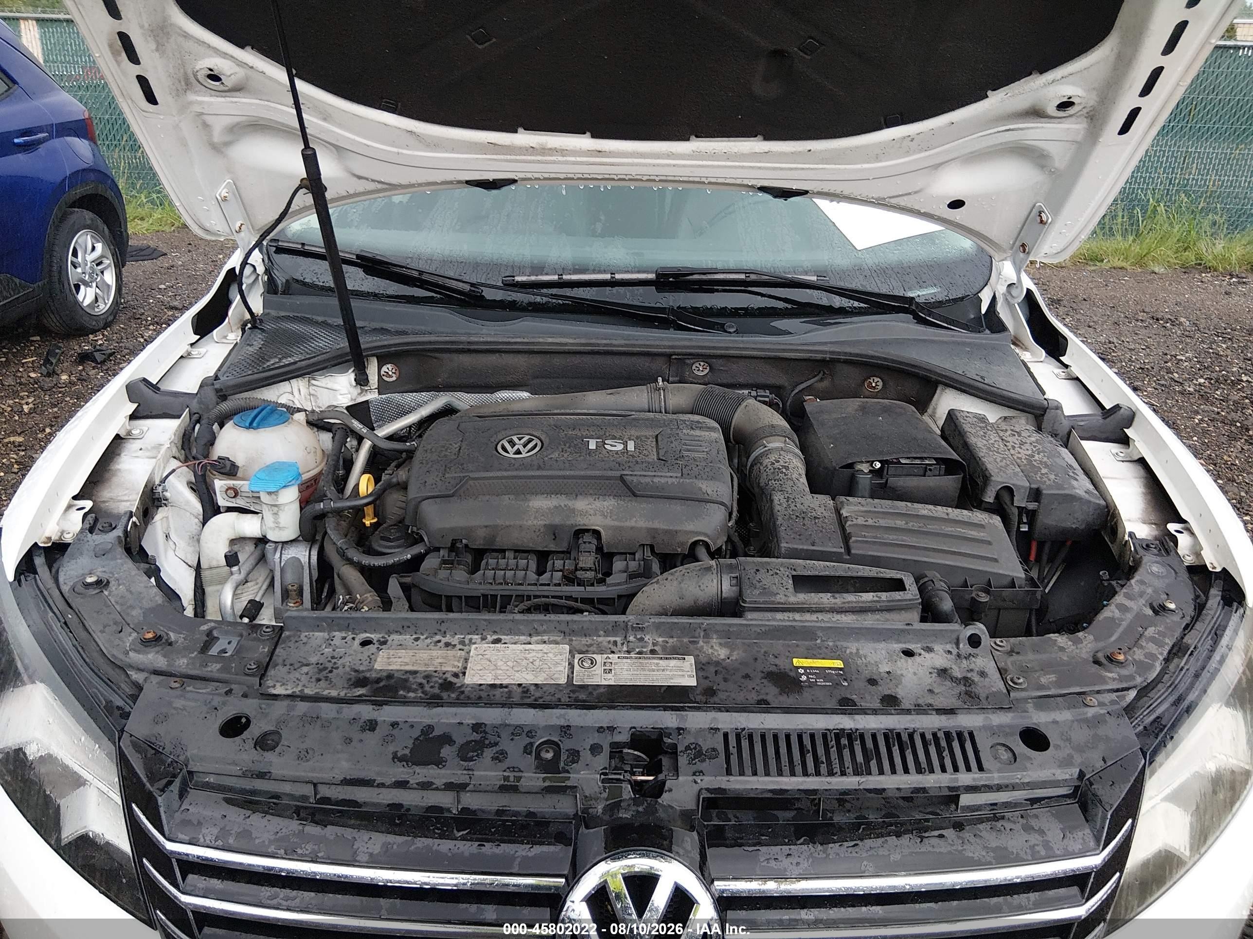 2015 Volkswagen Passat 1.8t Wolfsburg Edition White vin: 1VWAT7A36FC013482