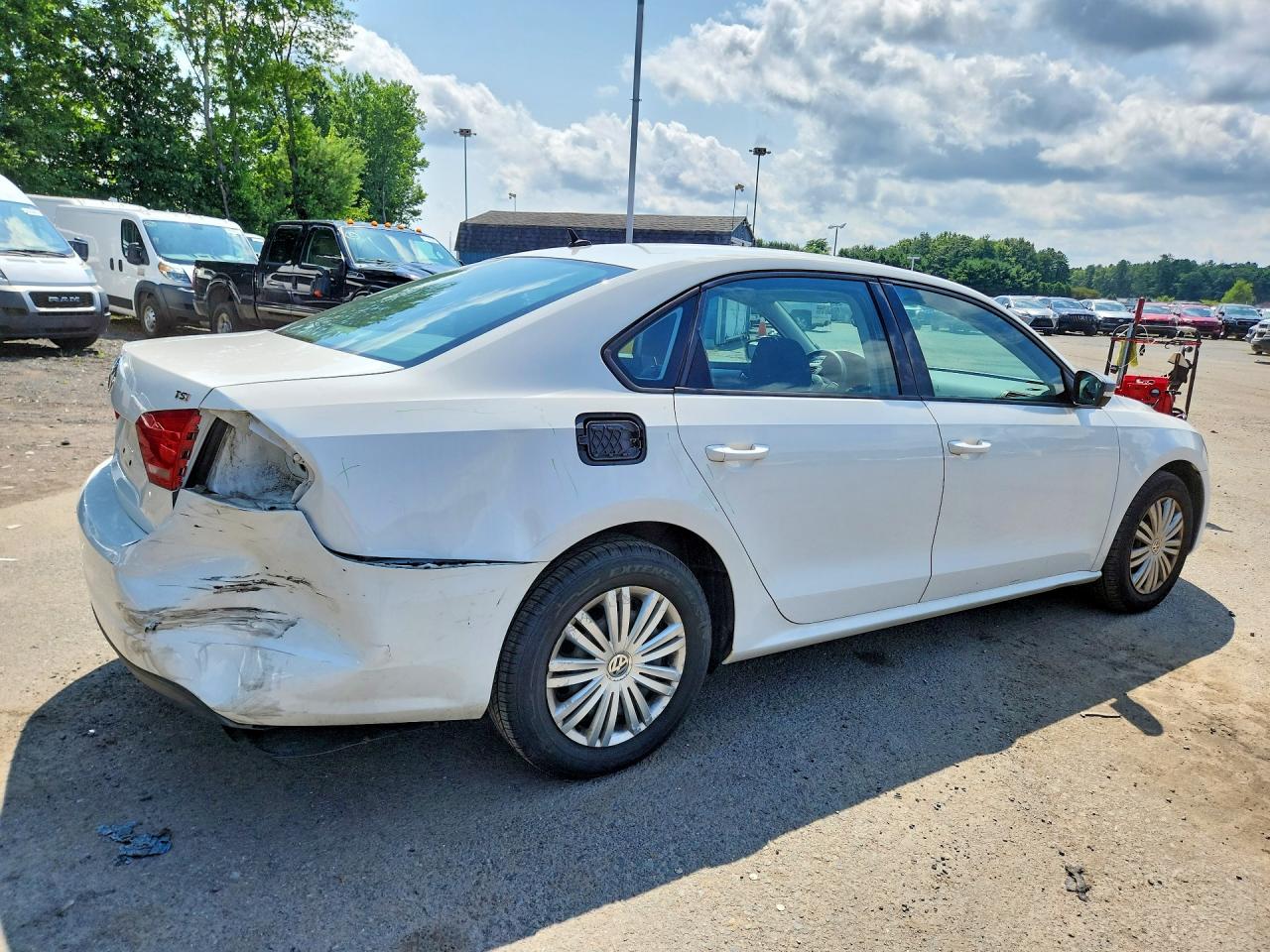 2015 Volkswagen Passat S White vin: 1VWAT7A36FC017189
