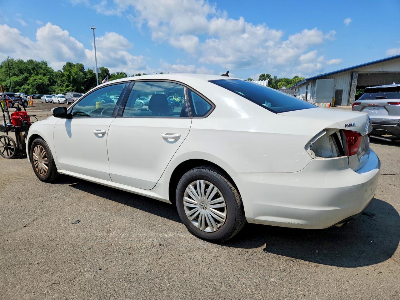 2015 Volkswagen Passat S White vin: 1VWAT7A36FC017189