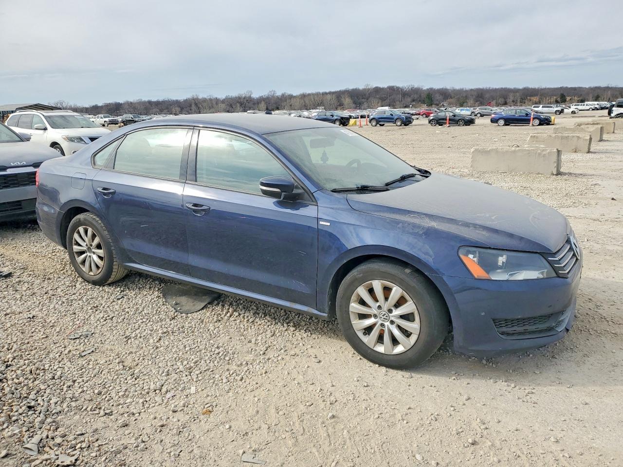2015 Volkswagen Passat S Blue vin: 1VWAT7A36FC020397