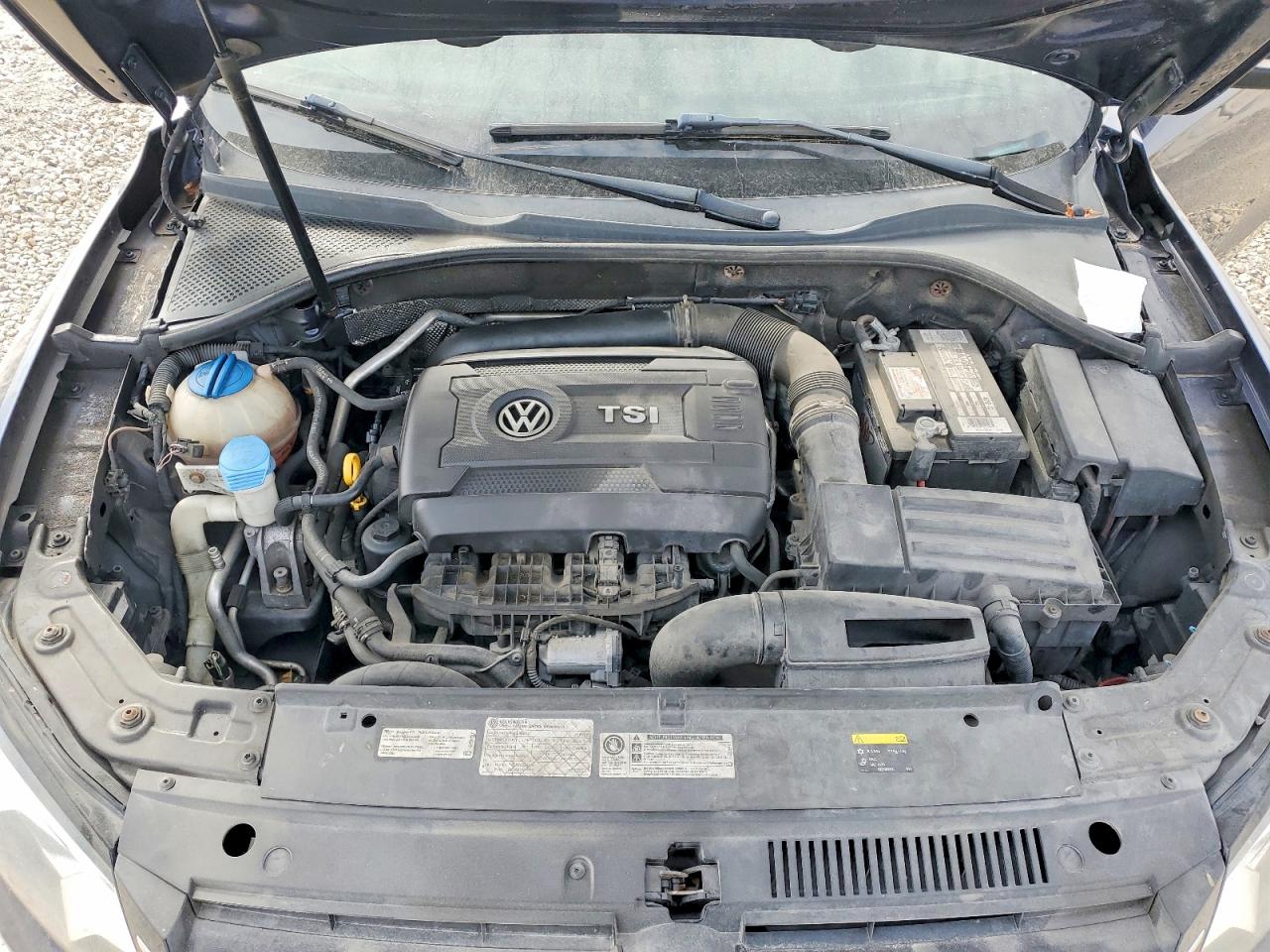 2015 Volkswagen Passat S Blue vin: 1VWAT7A36FC020397