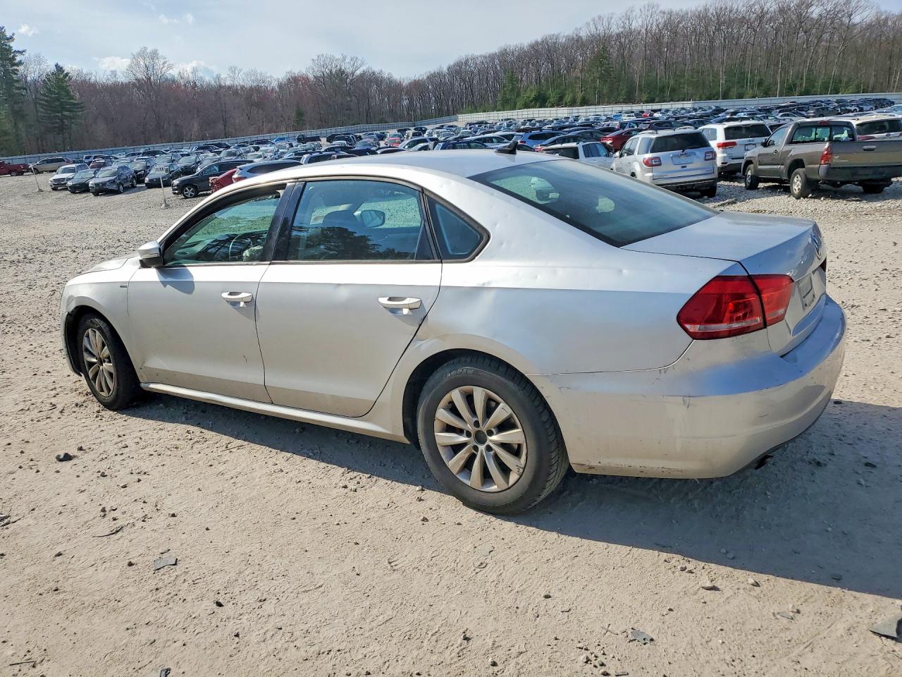 2015 Volkswagen Passat S Silver vin: 1VWAT7A36FC031447