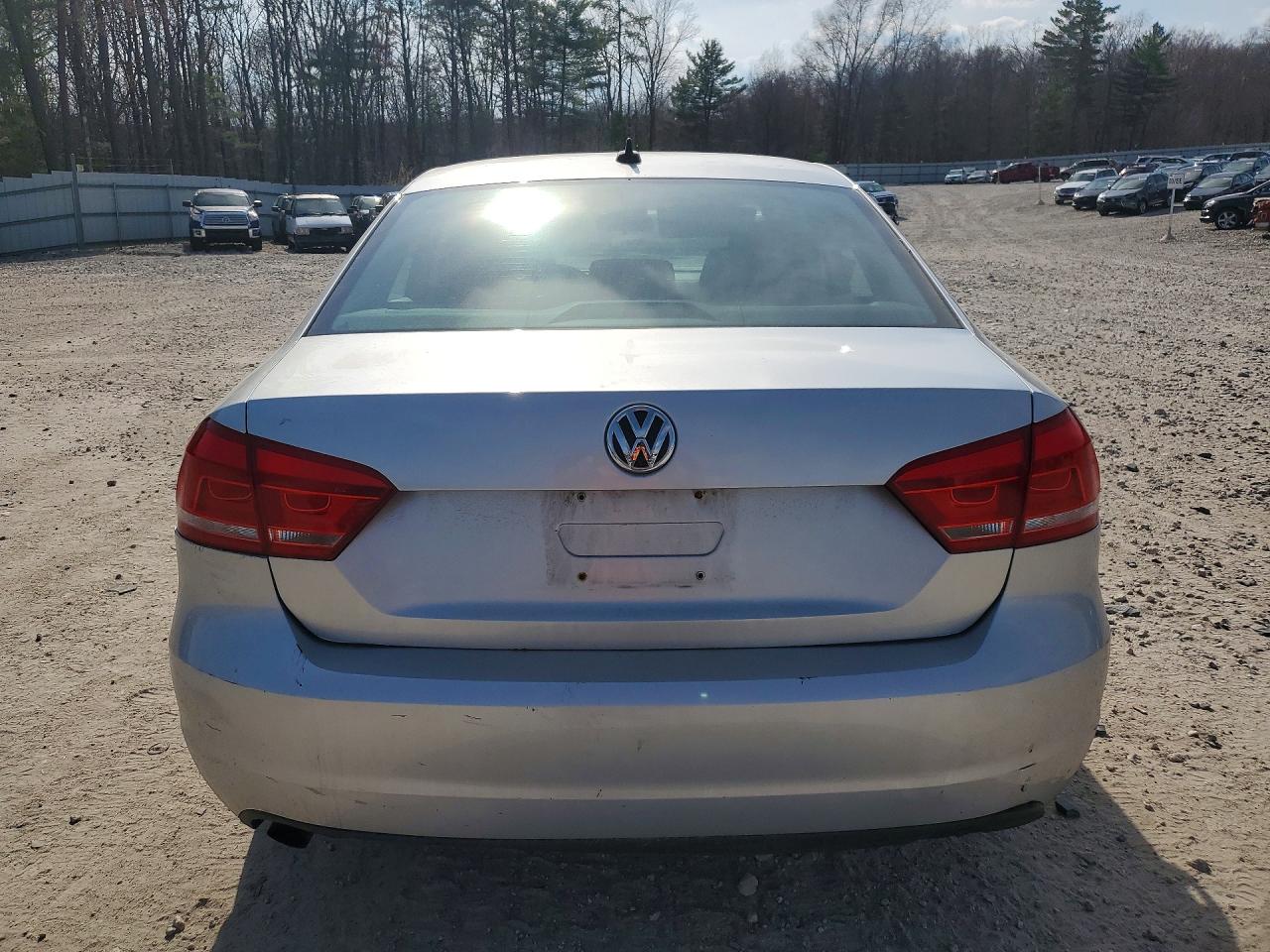 2015 Volkswagen Passat S Silver vin: 1VWAT7A36FC031447