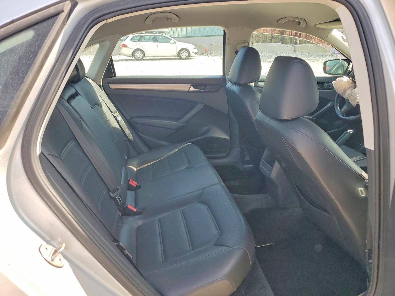 2015 Volkswagen Passat S Silver vin: 1VWAT7A36FC031447