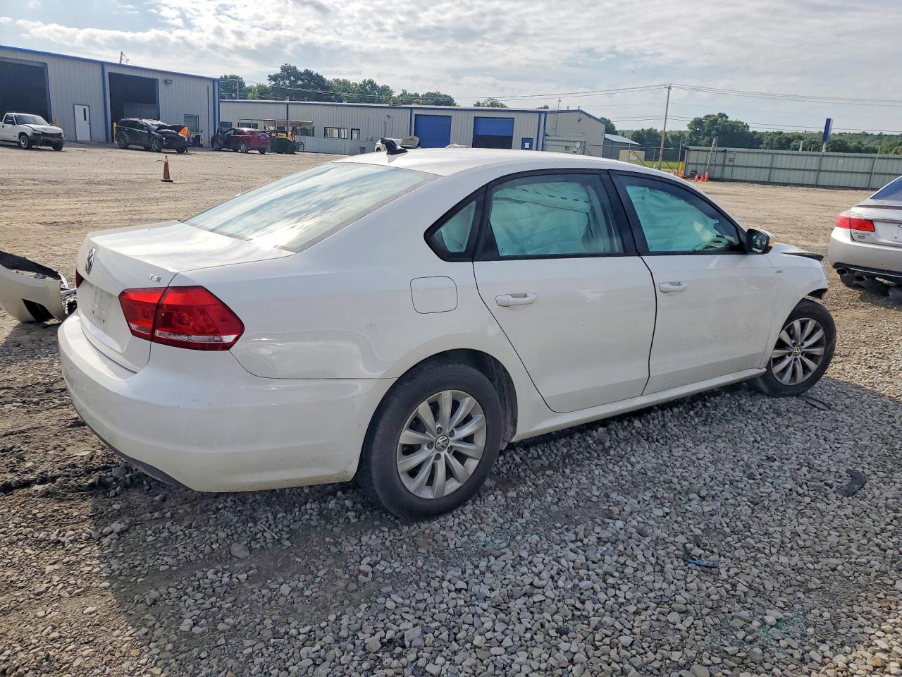2015 Volkswagen Passat S White vin: 1VWAT7A36FC075920