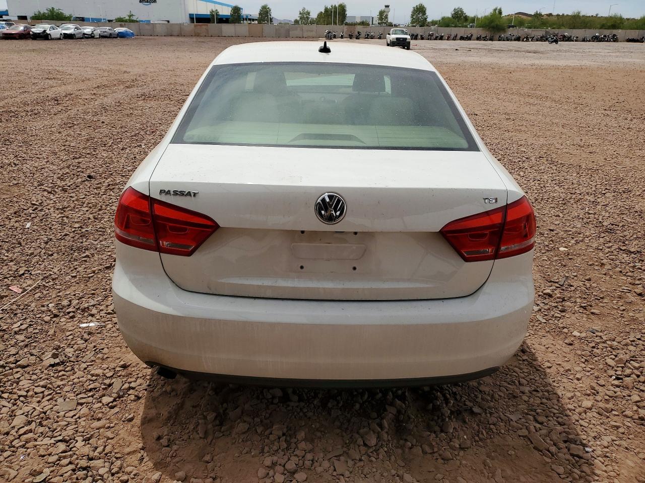 2015 Volkswagen Passat S Белый vin: 1VWAT7A36FC093365