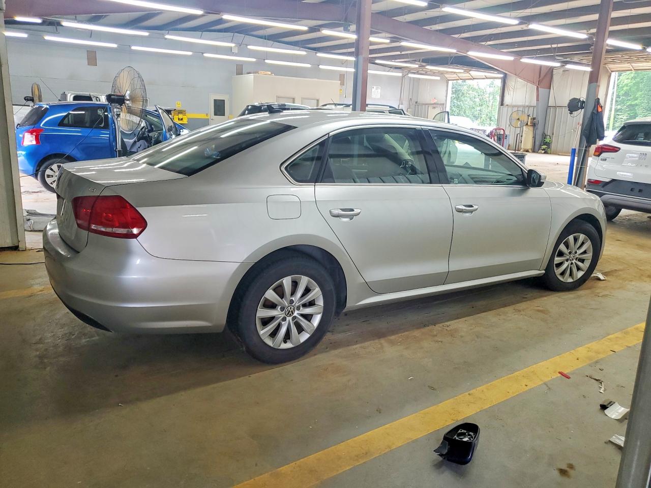 2015 Volkswagen Passat S Silver vin: 1VWAT7A36FC094242