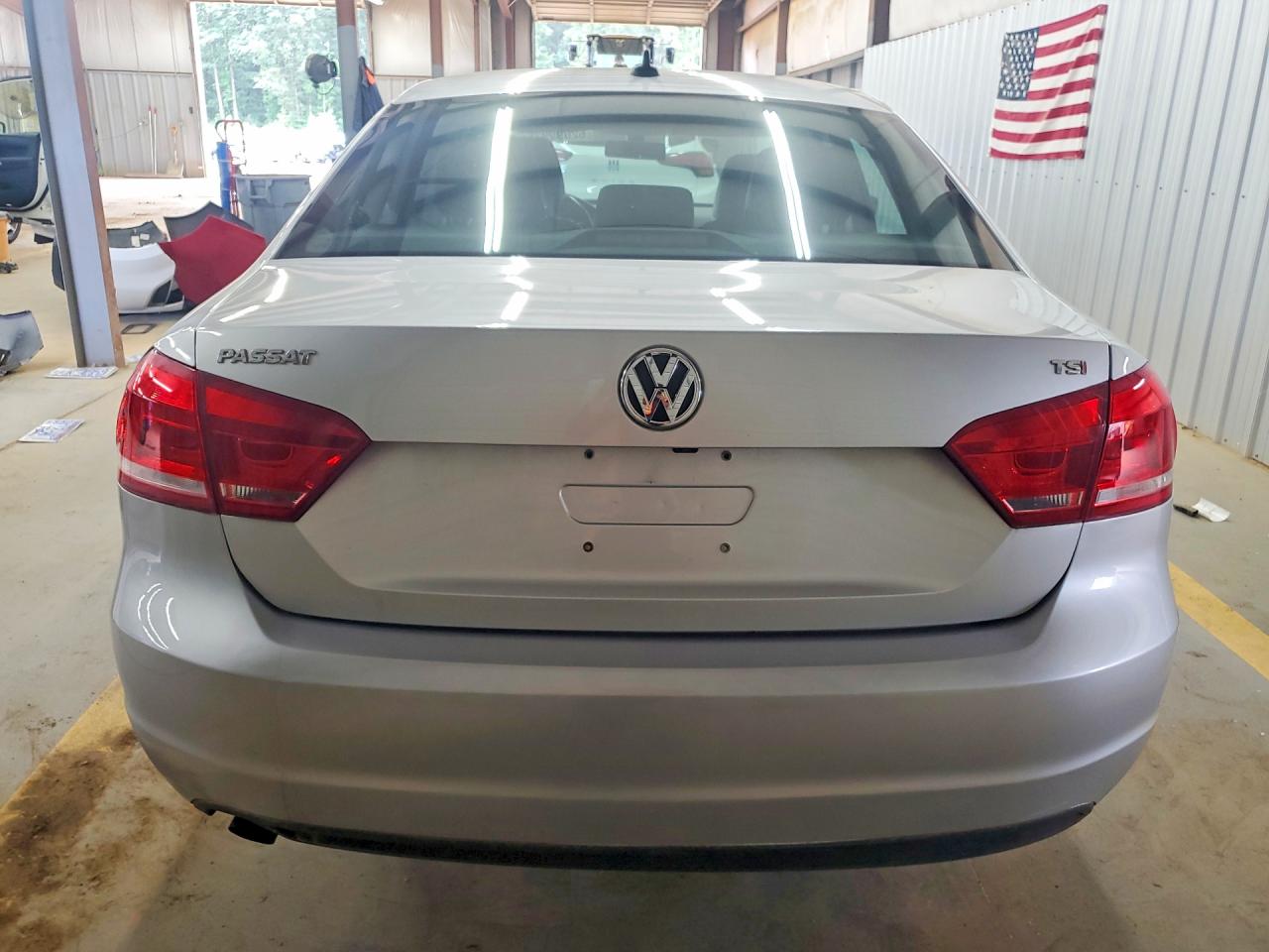 2015 Volkswagen Passat S Silver vin: 1VWAT7A36FC094242