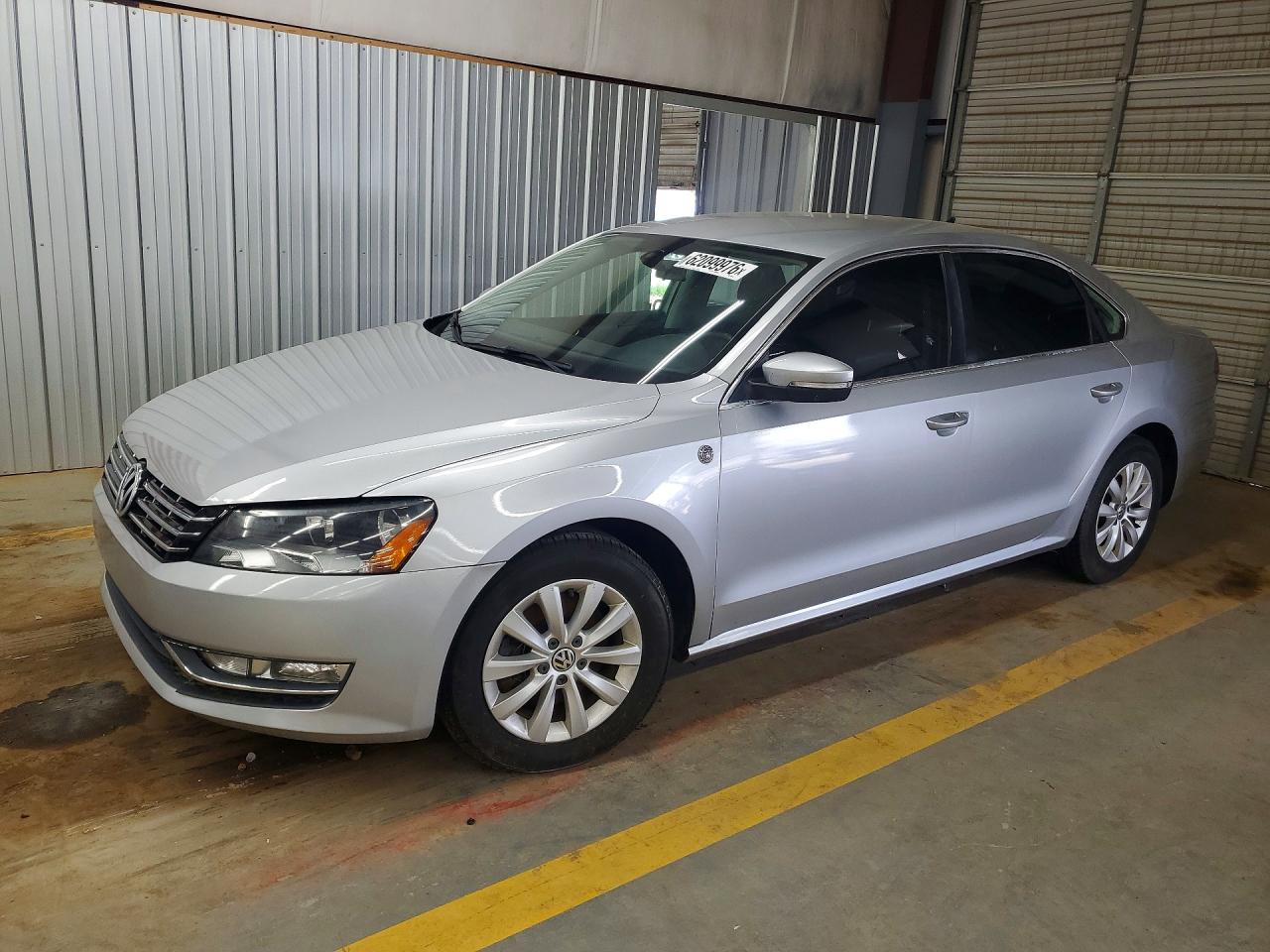2015 Volkswagen Passat S Silver vin: 1VWAT7A36FC094242