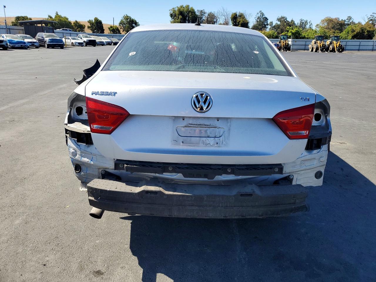 2015 Volkswagen Passat Silver vin: 1VWAT7A36FC099666