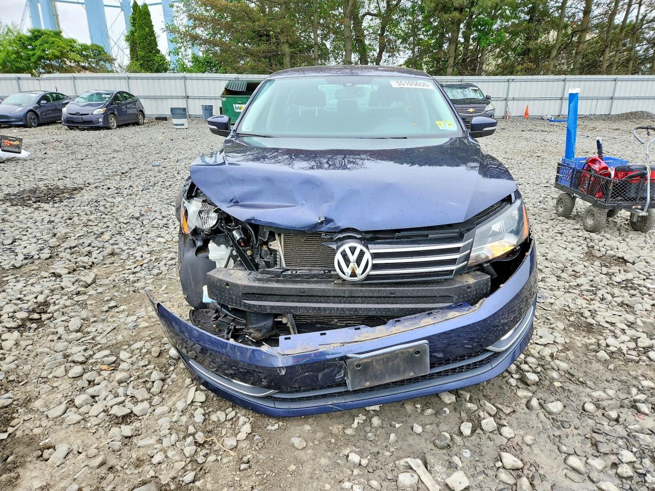 2015 Volkswagen Passat S Blue vin: 1VWAT7A36FC101769