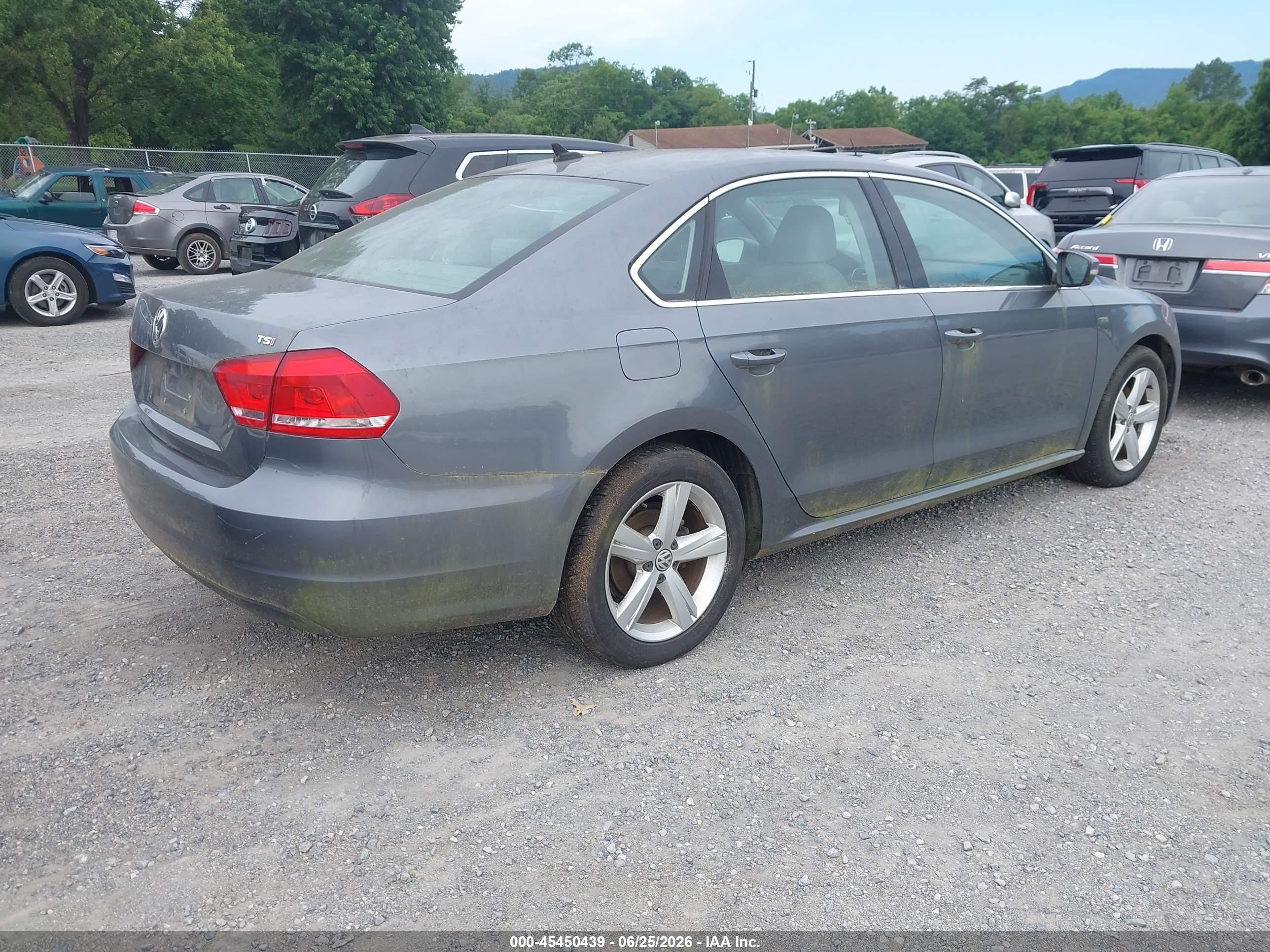 2015 Volkswagen Passat 1.8t Limited Edition Blue vin: 1VWAT7A36FC117616