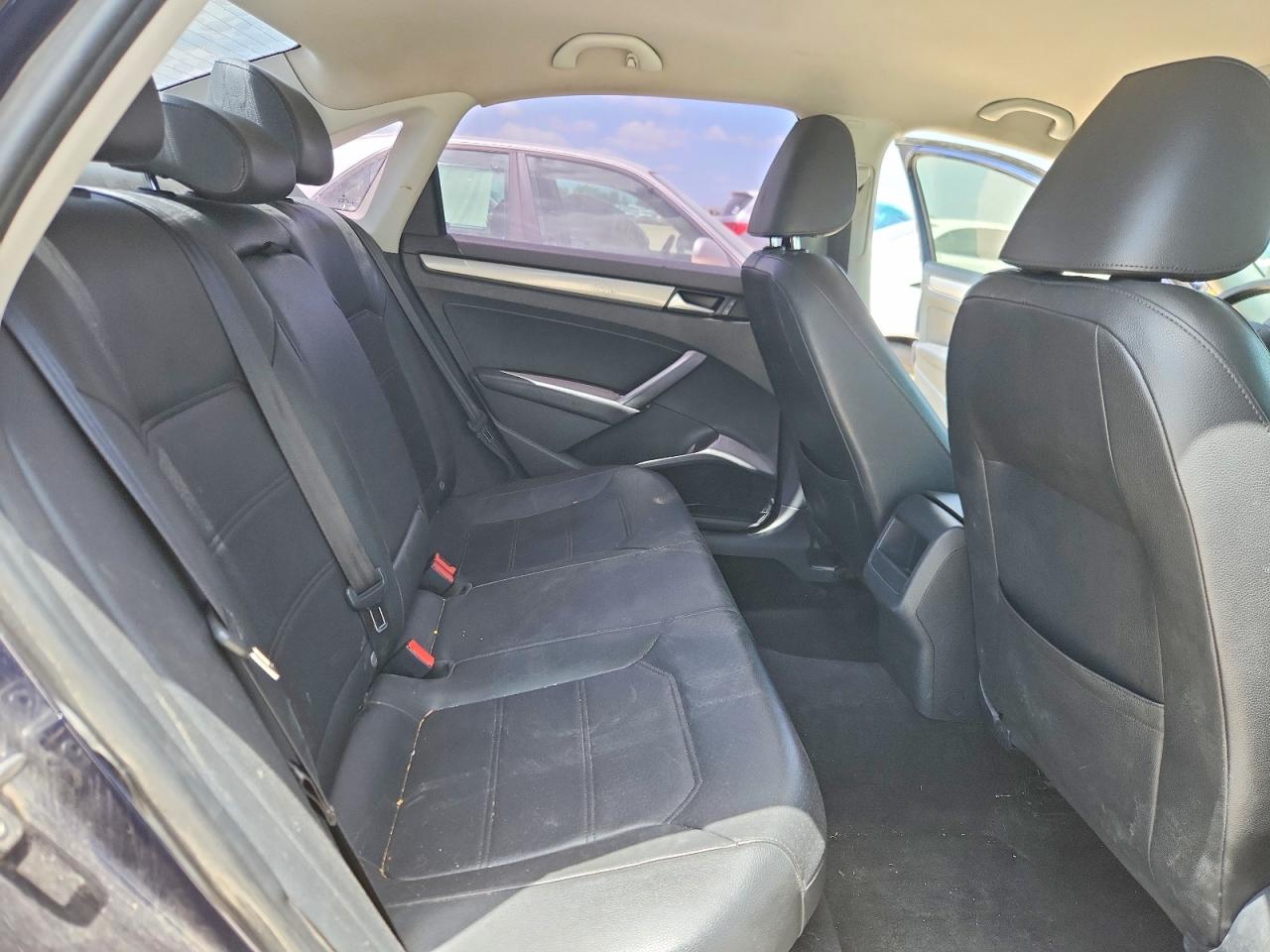 2015 Volkswagen Passat S Blue vin: 1VWAT7A36FC117714