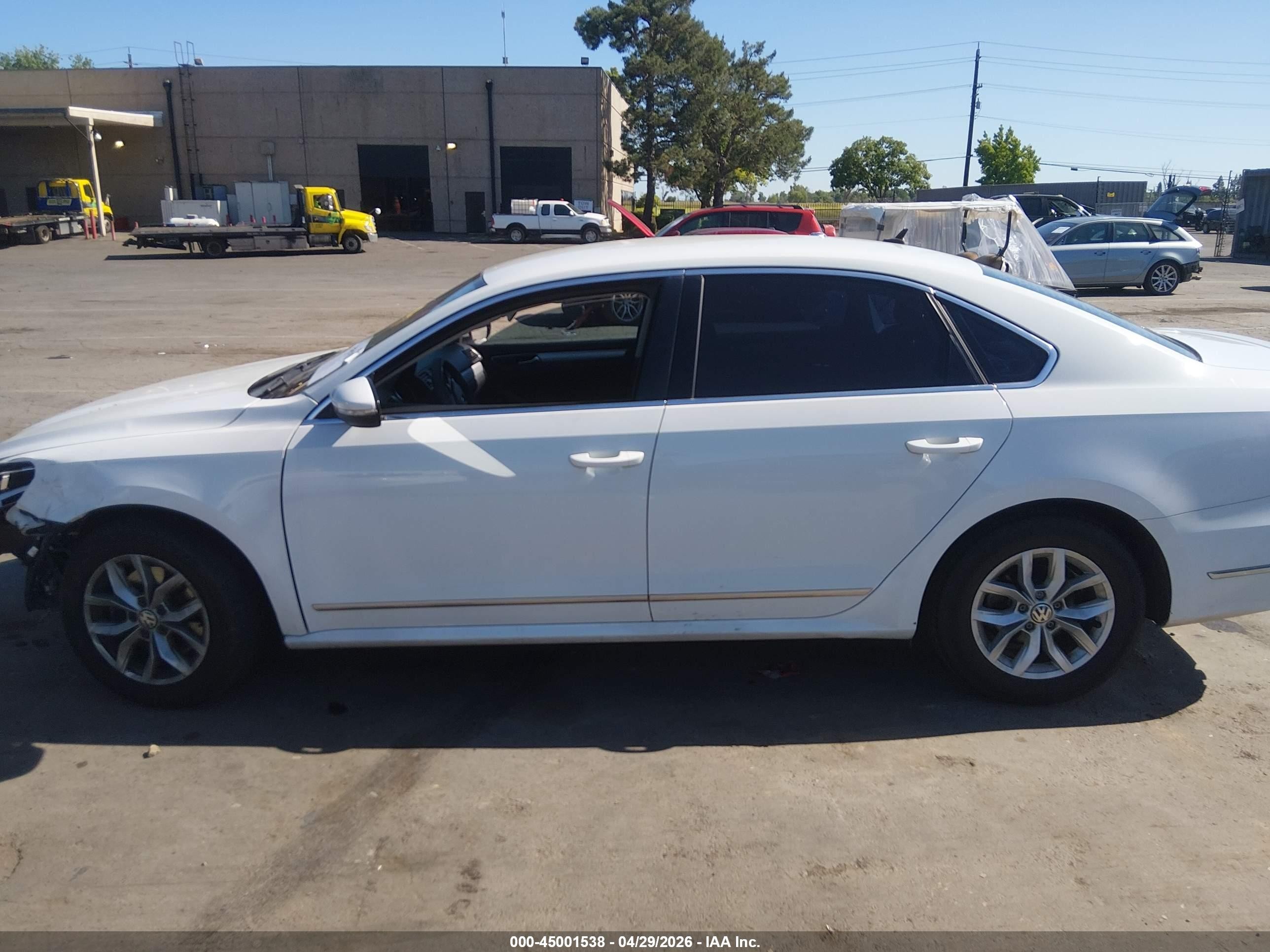 2017 Volkswagen Passat 1.8t S White vin: 1VWAT7A36HC043147
