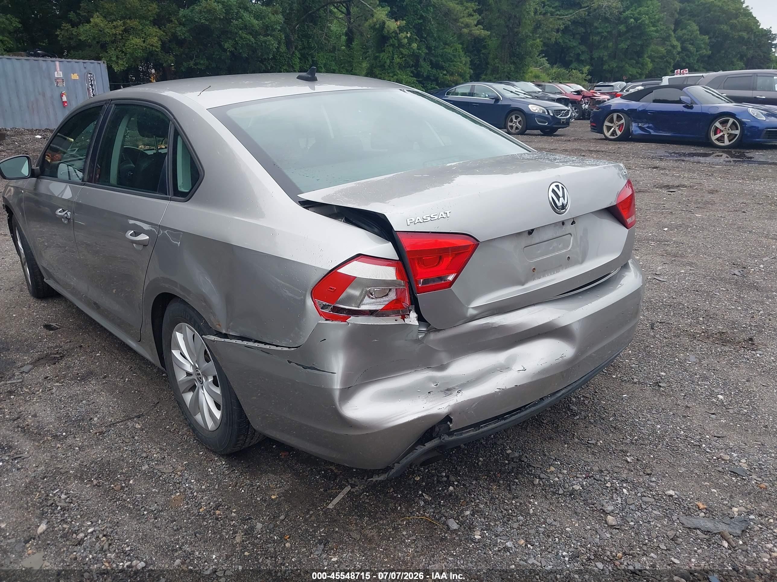 2014 Volkswagen Passat 1.8t Wolfsburg Edition Silver vin: 1VWAT7A37EC067324