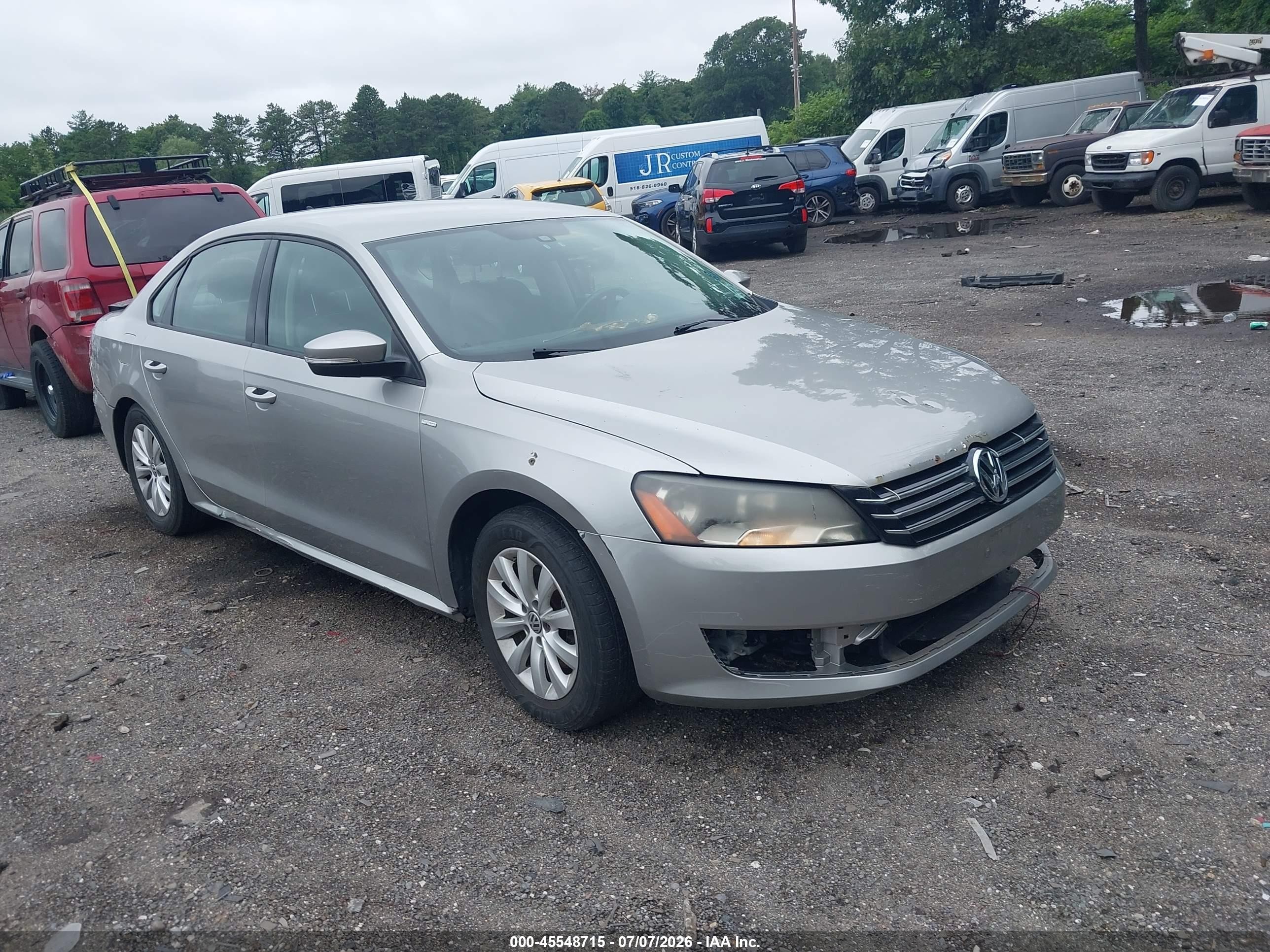 2014 Volkswagen Passat 1.8t Wolfsburg Edition Серебряный vin: 1VWAT7A37EC067324