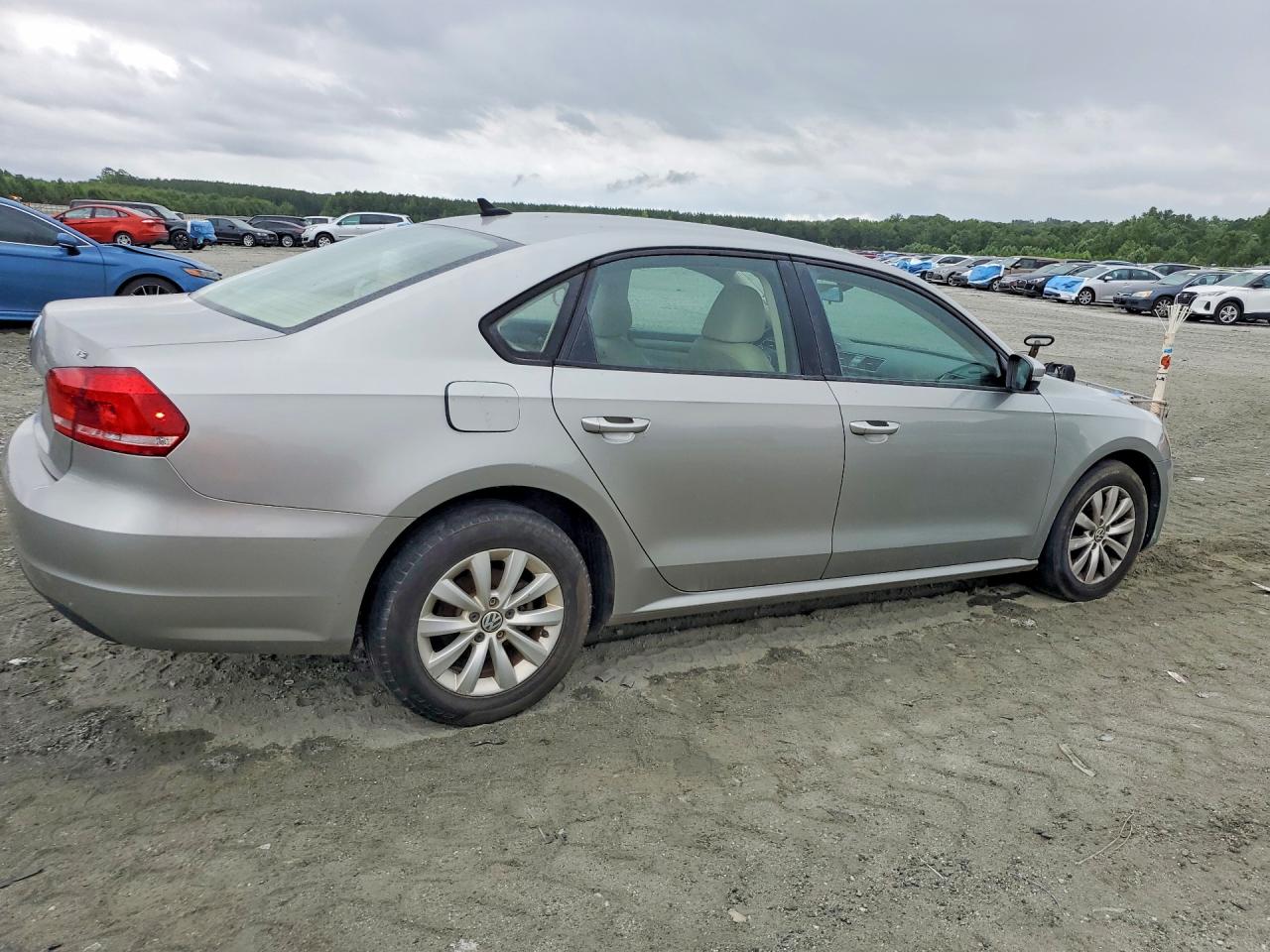 2014 Volkswagen Passat S Silver vin: 1VWAT7A37EC111158