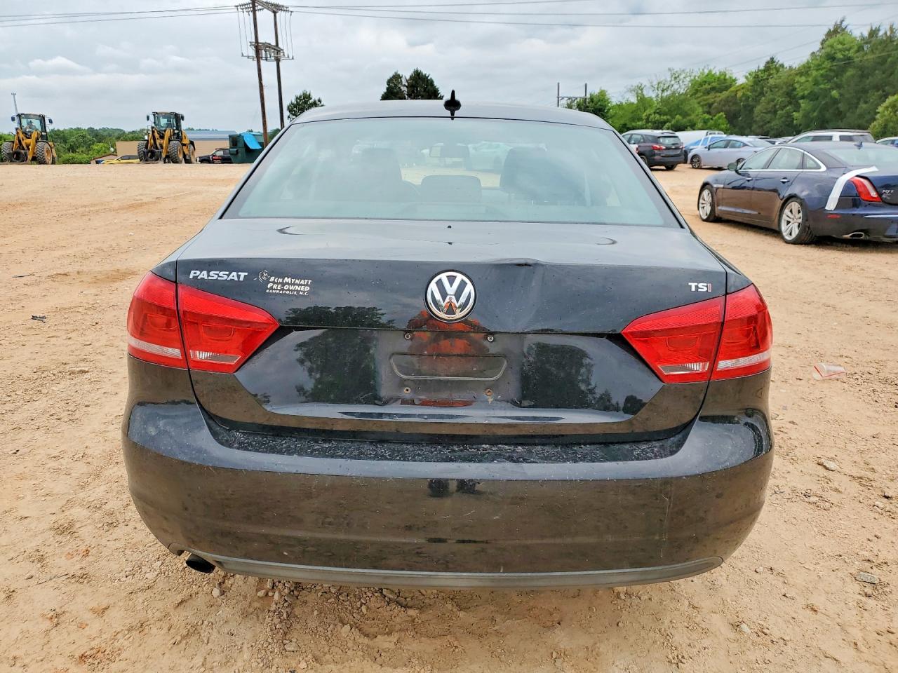 2015 Volkswagen Passat S Черный vin: 1VWAT7A37FC011224