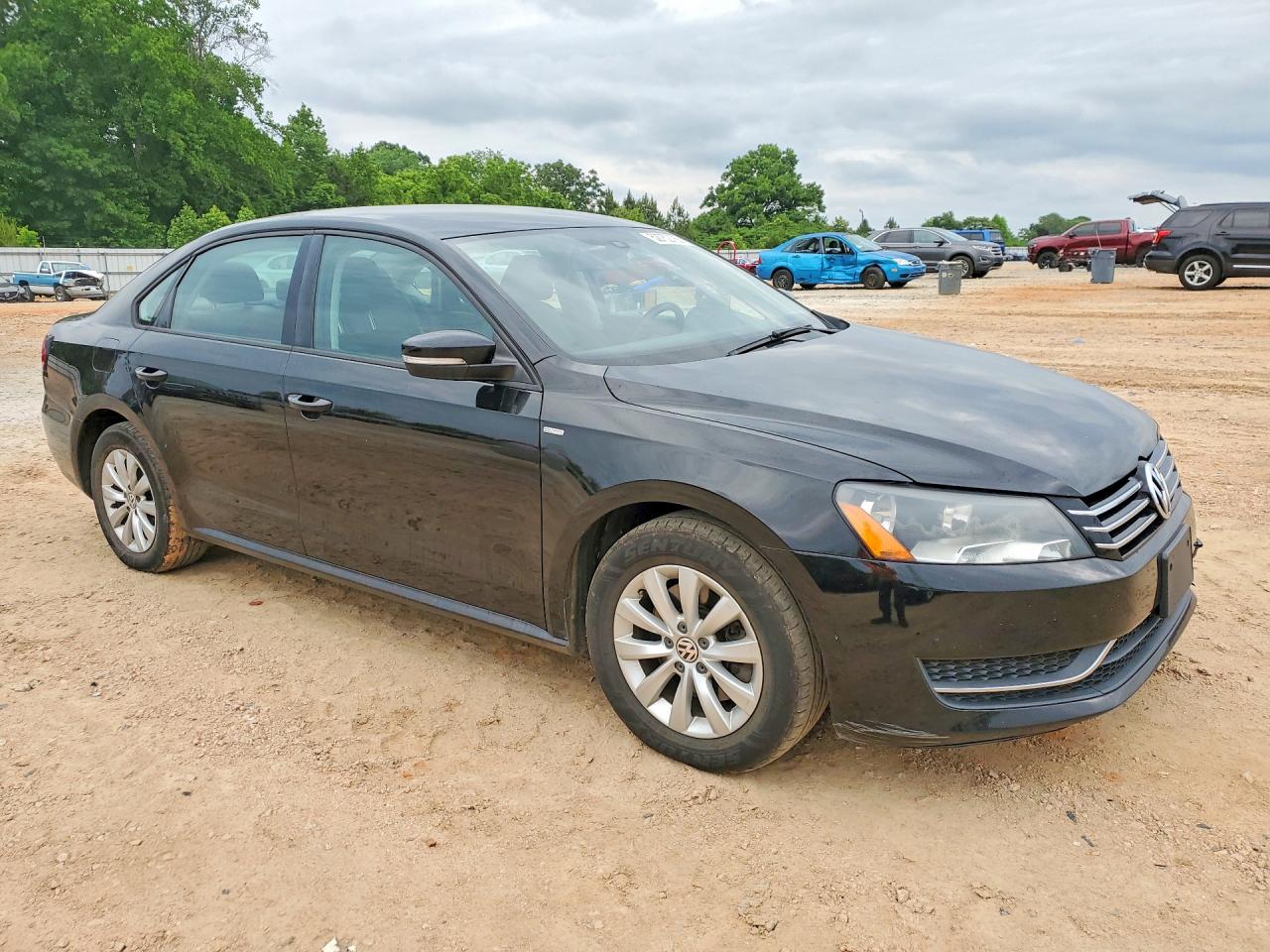 2015 Volkswagen Passat S Черный vin: 1VWAT7A37FC011224