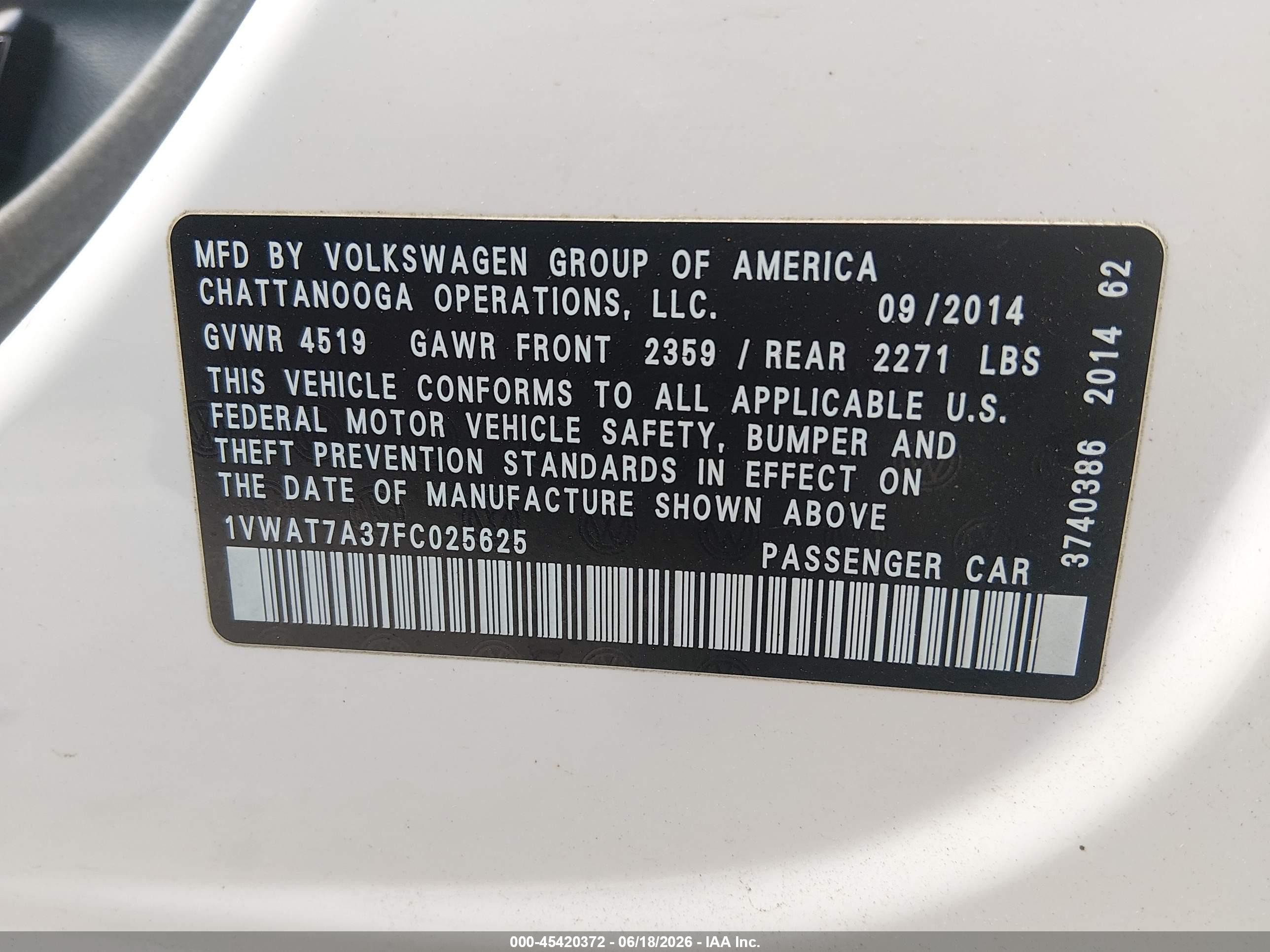 2015 Volkswagen Passat 1.8t Wolfsburg Edition White vin: 1VWAT7A37FC025625