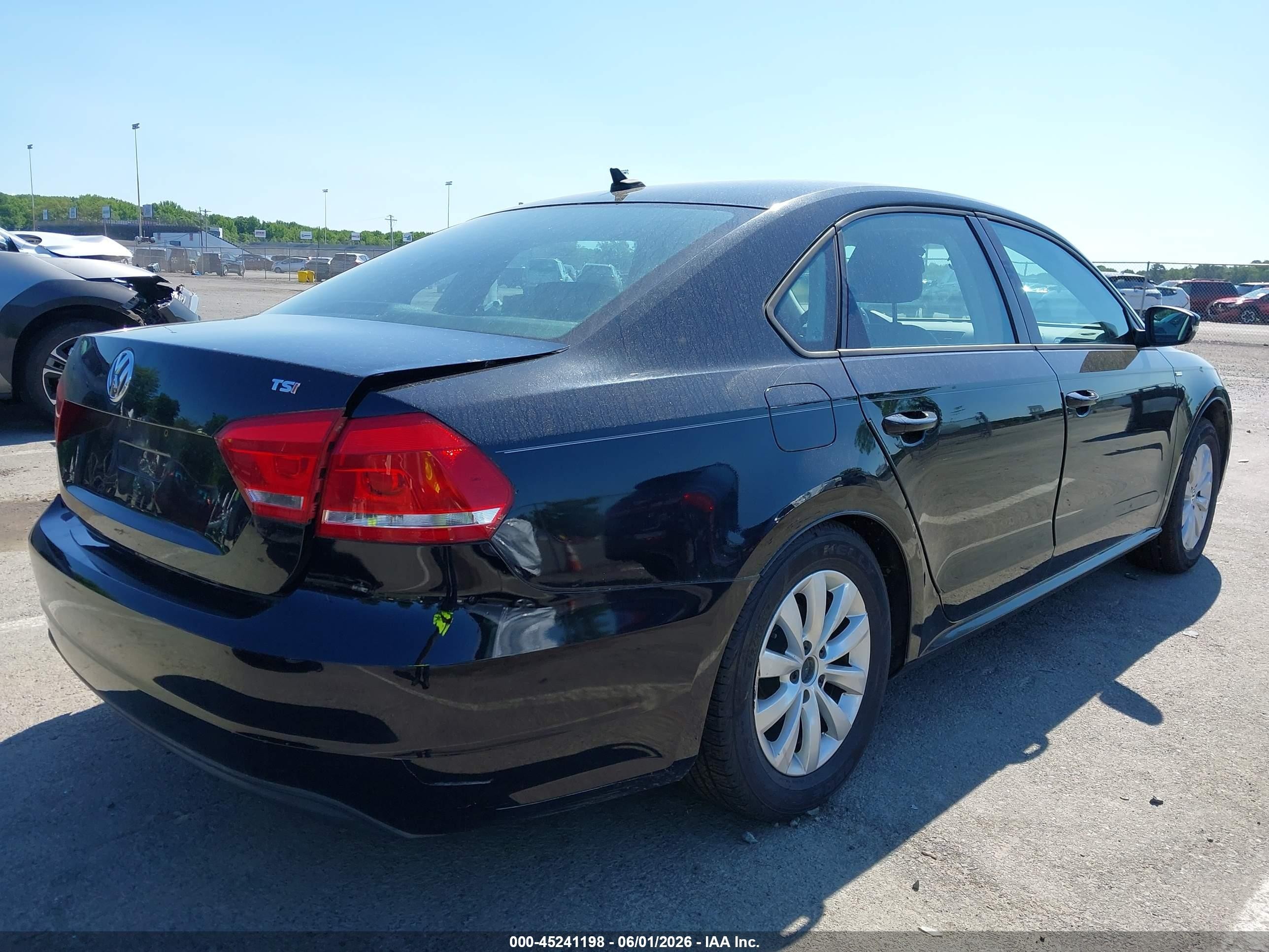 2015 Volkswagen Passat 1.8t Wolfsburg Edition Черный vin: 1VWAT7A37FC035894