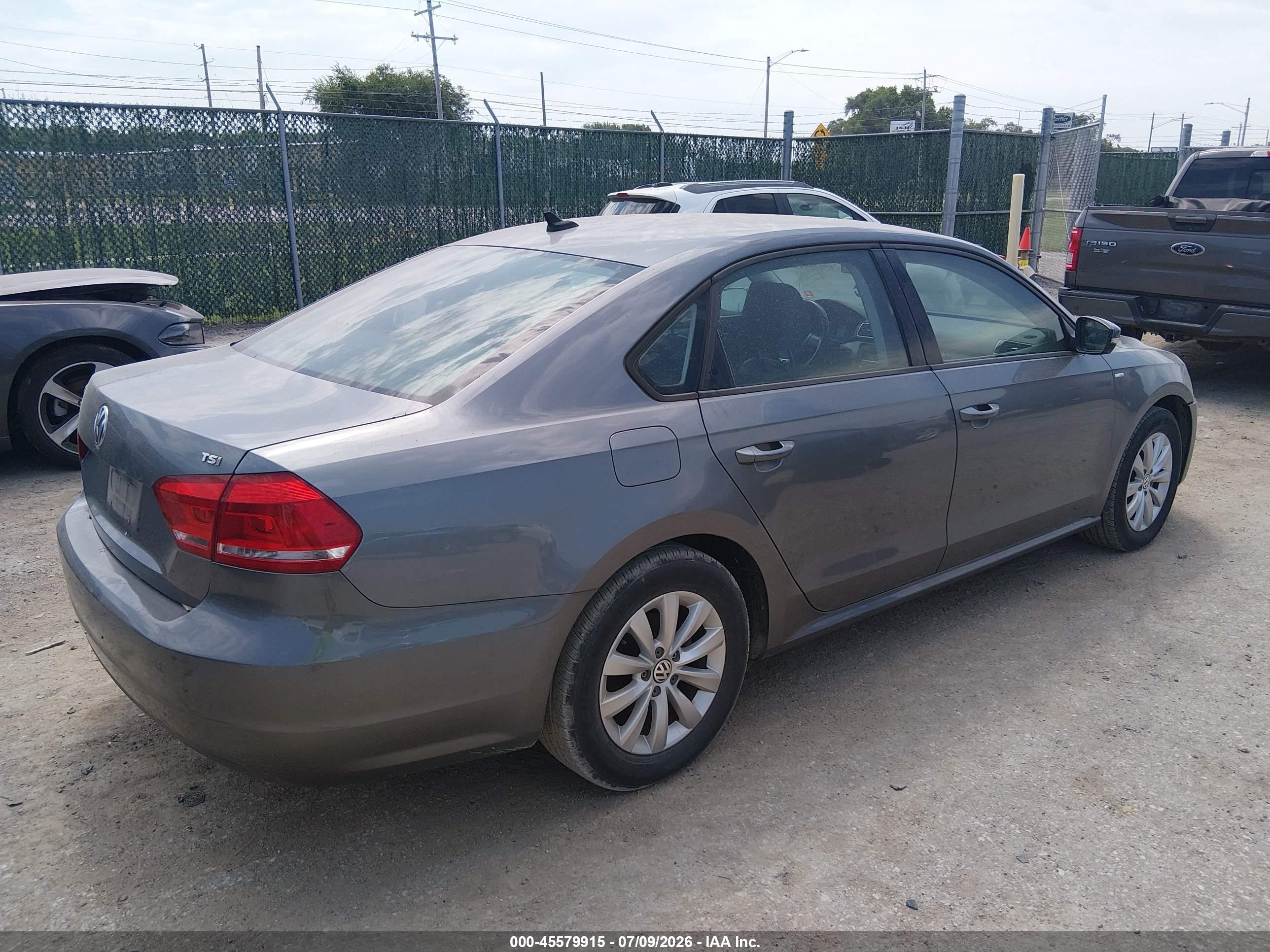 2015 Volkswagen Passat 1.8t Wolfsburg Edition Gray vin: 1VWAT7A37FC052176
