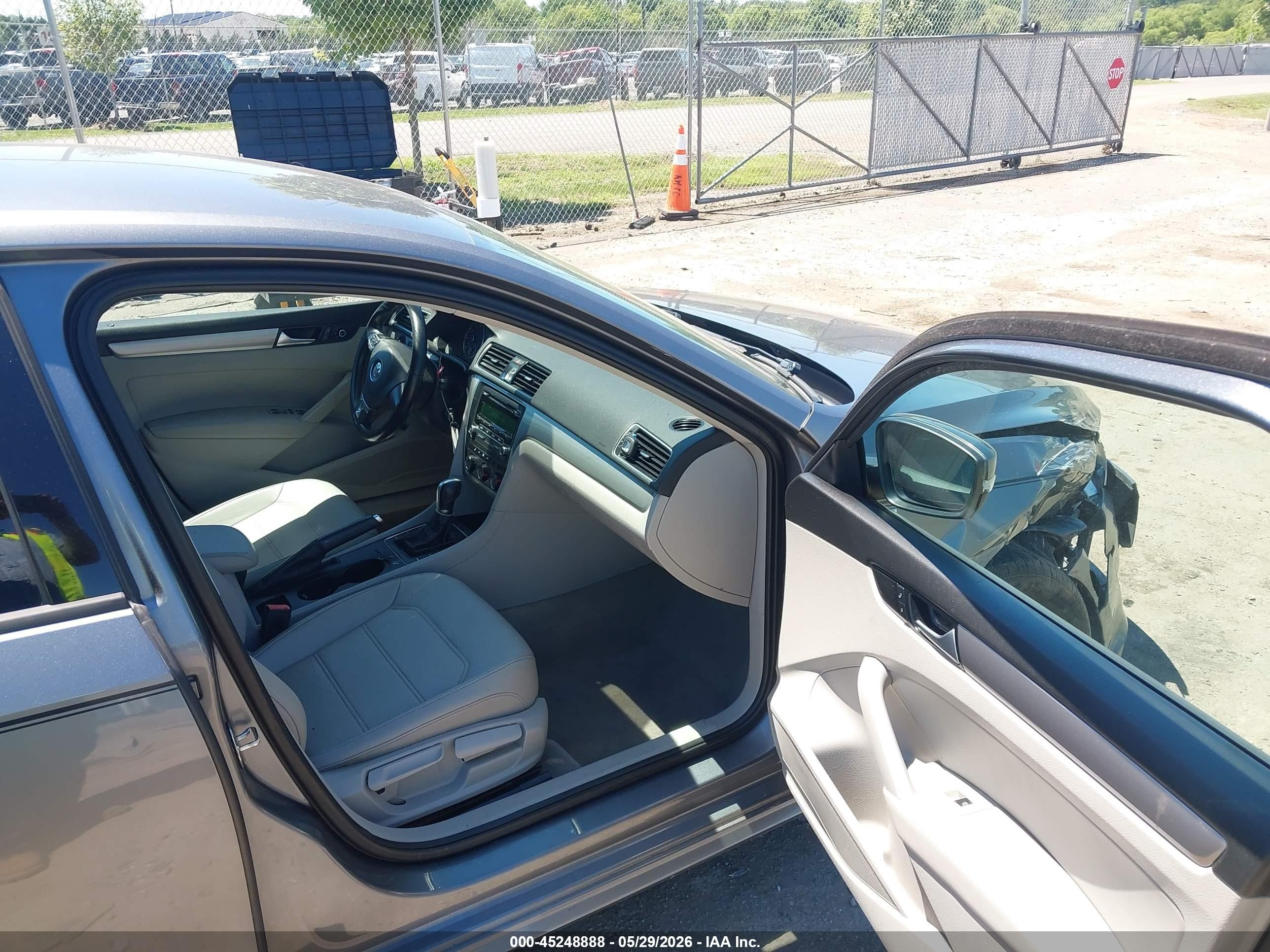 2015 Volkswagen Passat 1.8t Wolfsburg Edition Gray vin: 1VWAT7A37FC063484