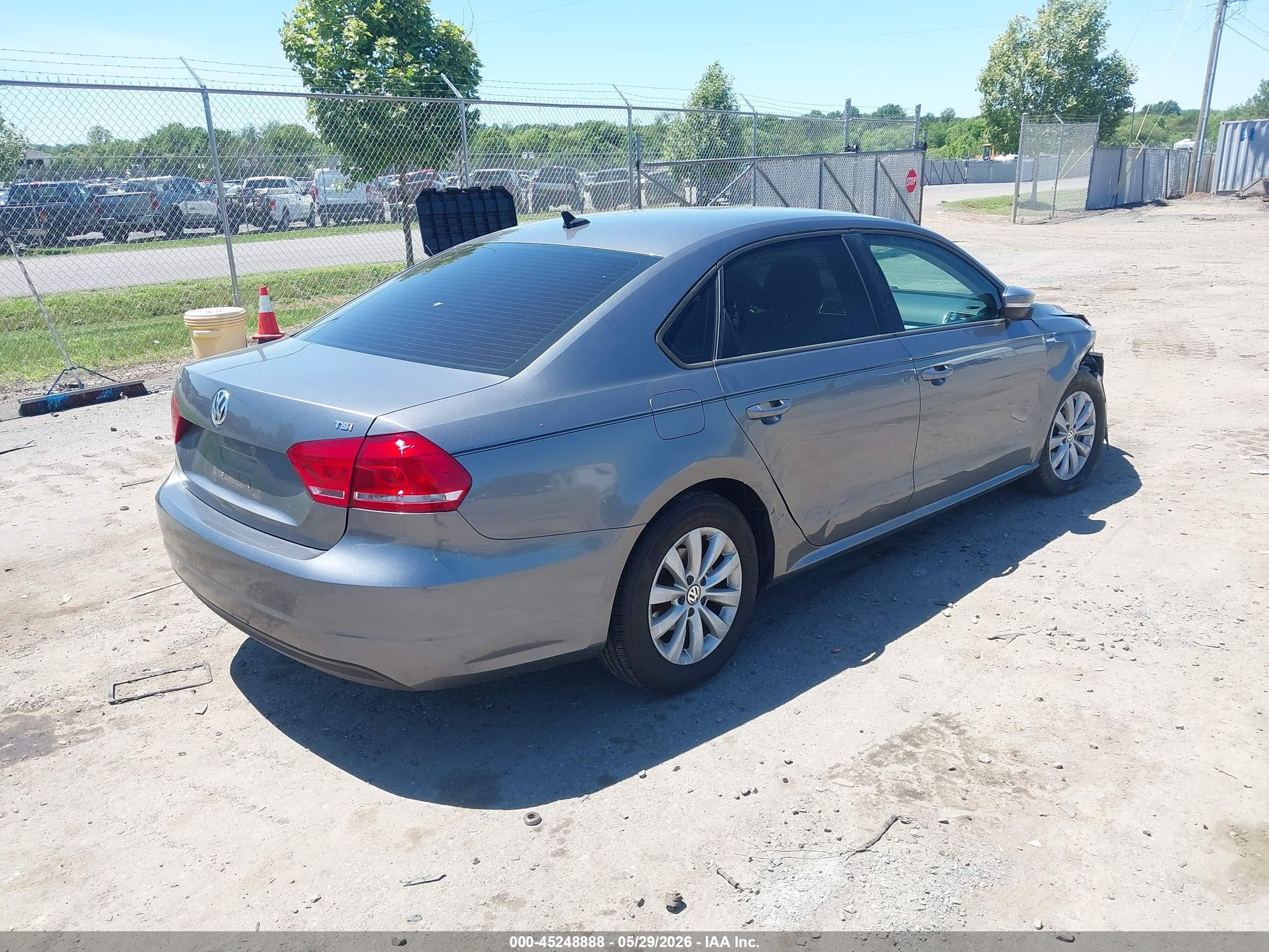 2015 Volkswagen Passat 1.8t Wolfsburg Edition Gray vin: 1VWAT7A37FC063484