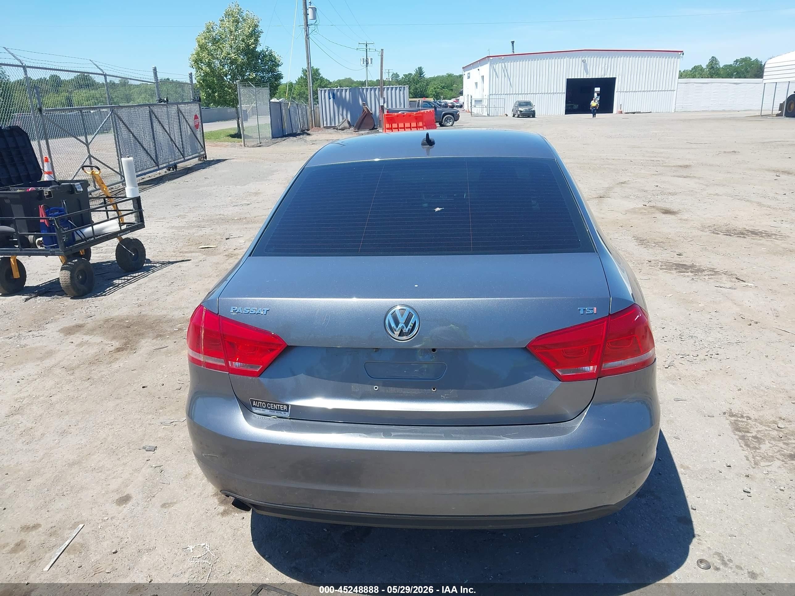 2015 Volkswagen Passat 1.8t Wolfsburg Edition Gray vin: 1VWAT7A37FC063484
